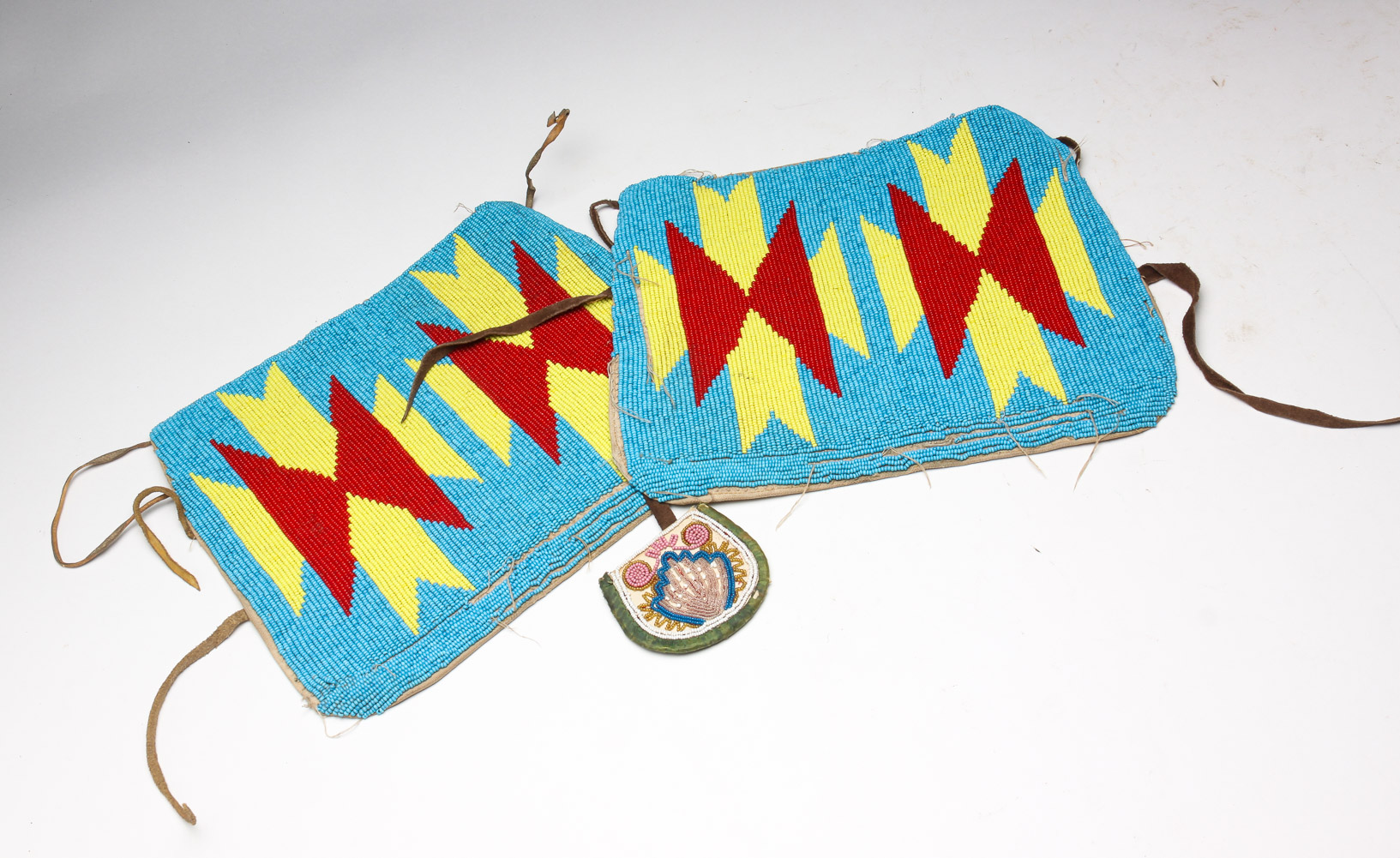 NATIVE AMERICAN BEADWORK CUFFS 2e0438