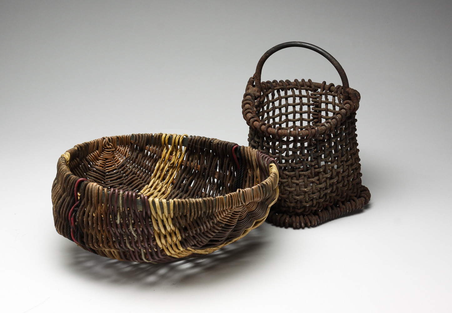 TWO AMERICAN WIRE BASKETS Twentieth 2e04c1