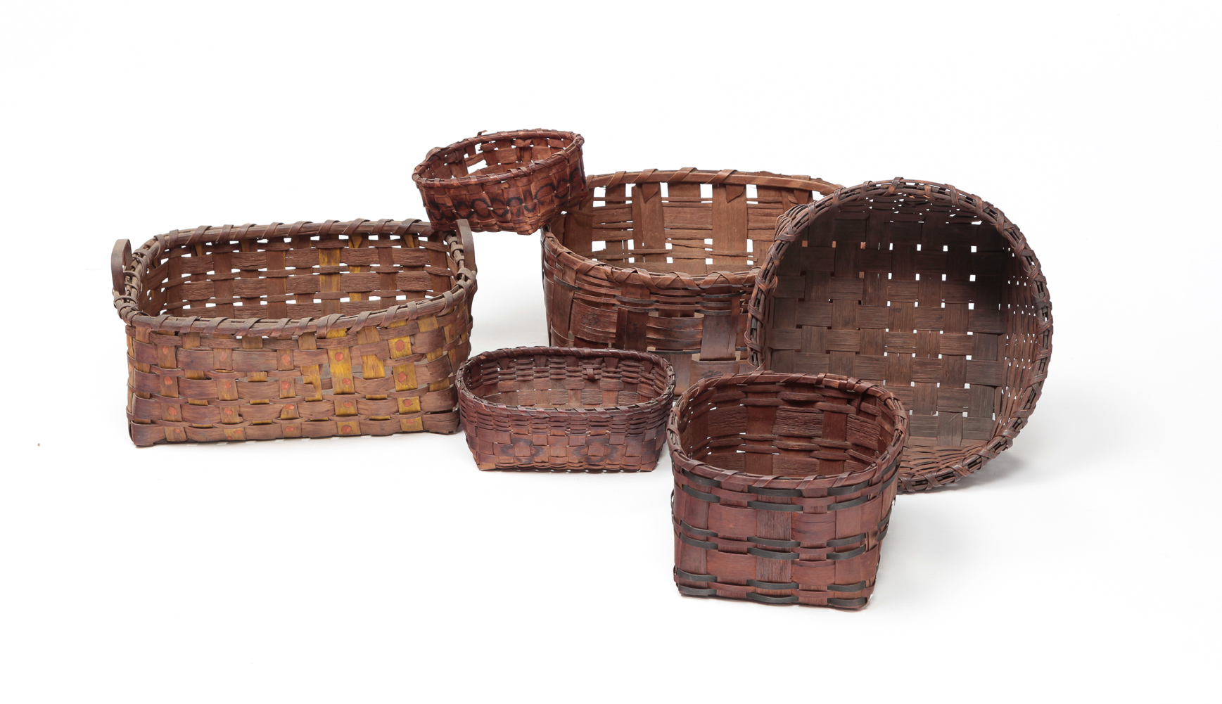 SIX AMERICAN DECORATED BASKETS  2e04f7