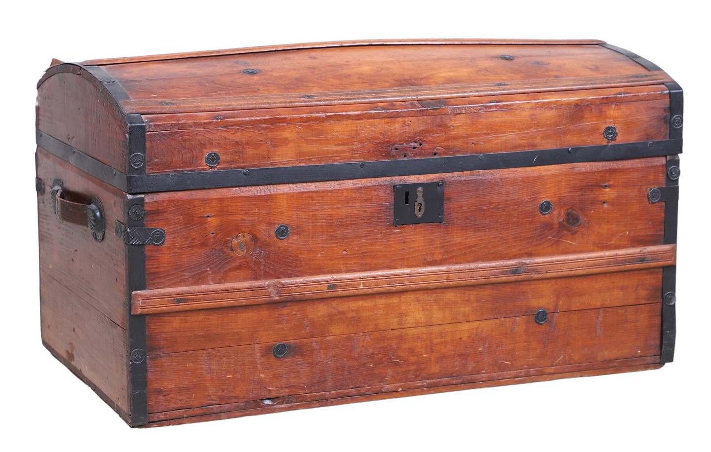 Pine metal strapped dome trunk  2e0742