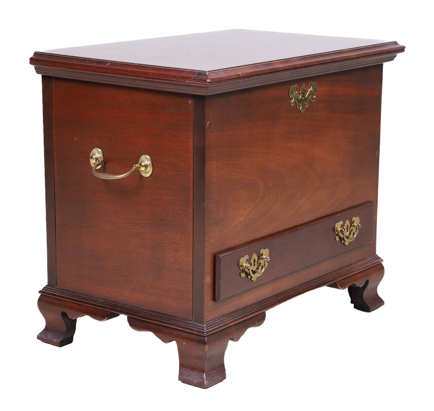 Diminutive Mahogany lift lid chest,