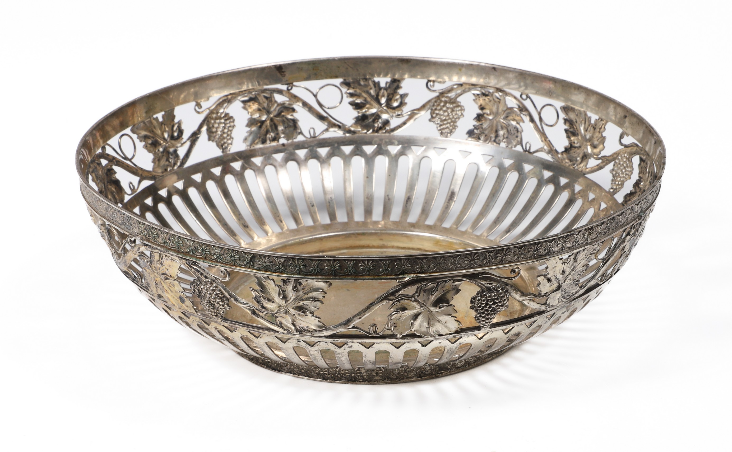 Posen 800 silver reticulated bowl, embossed