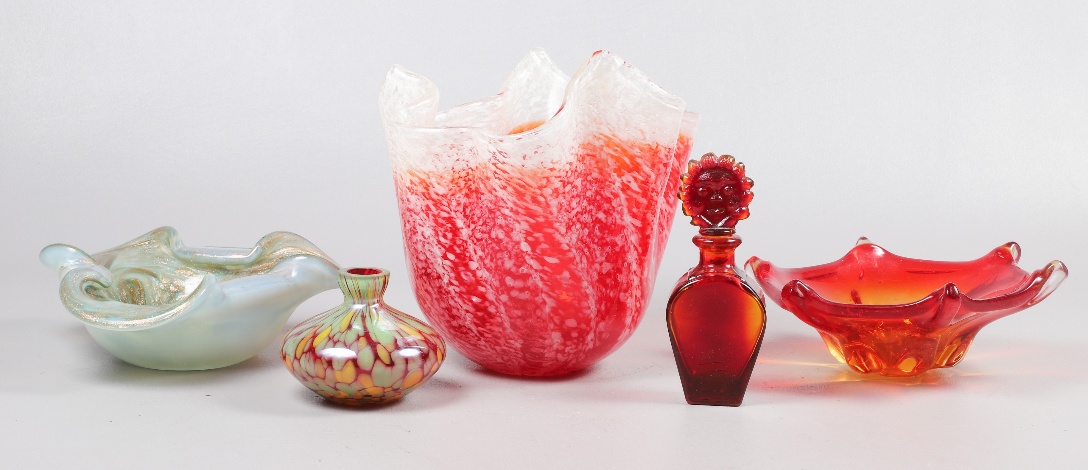  5 Art glass articles to include 2e07b4