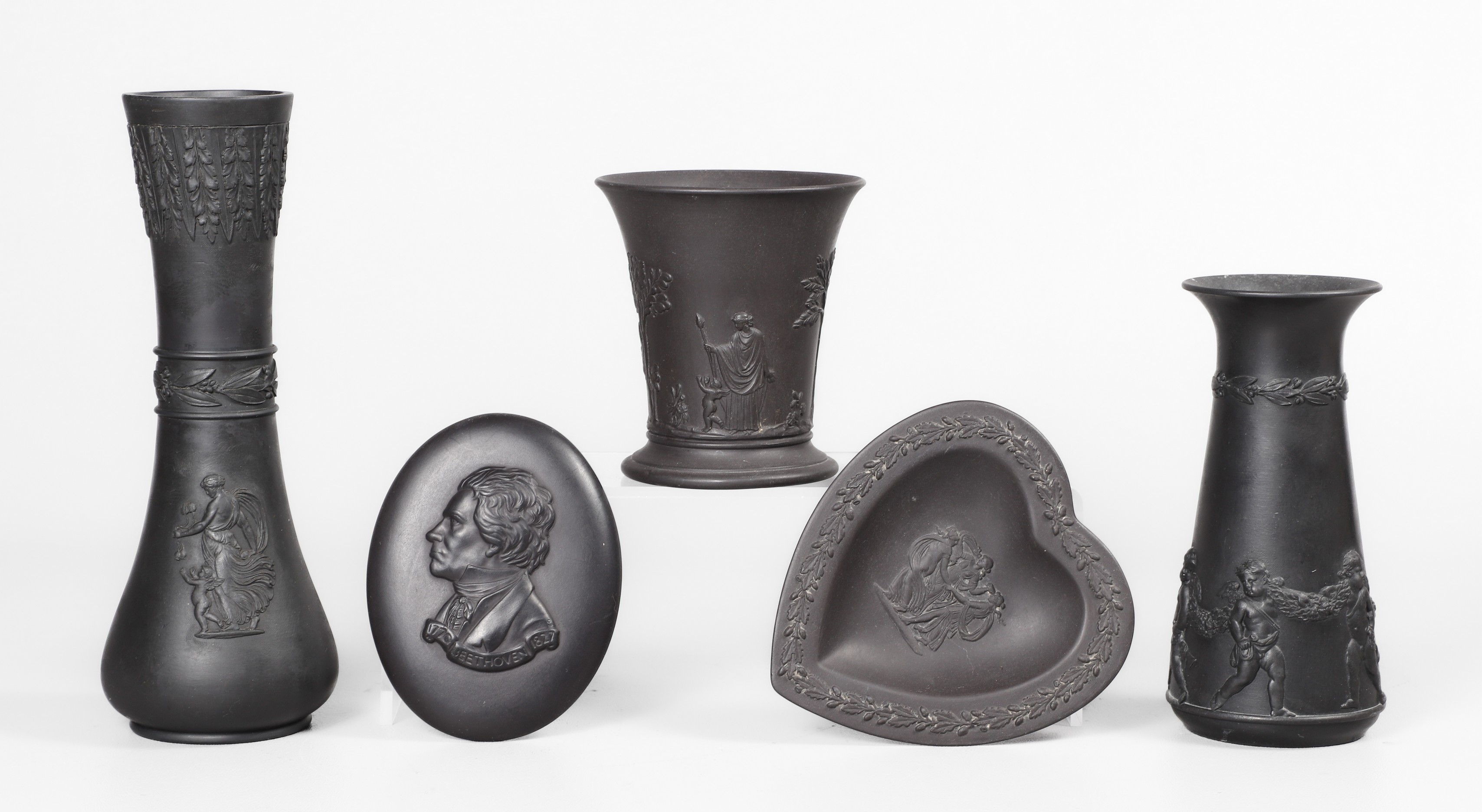  5 Wedgwood articles to include 2e07d0