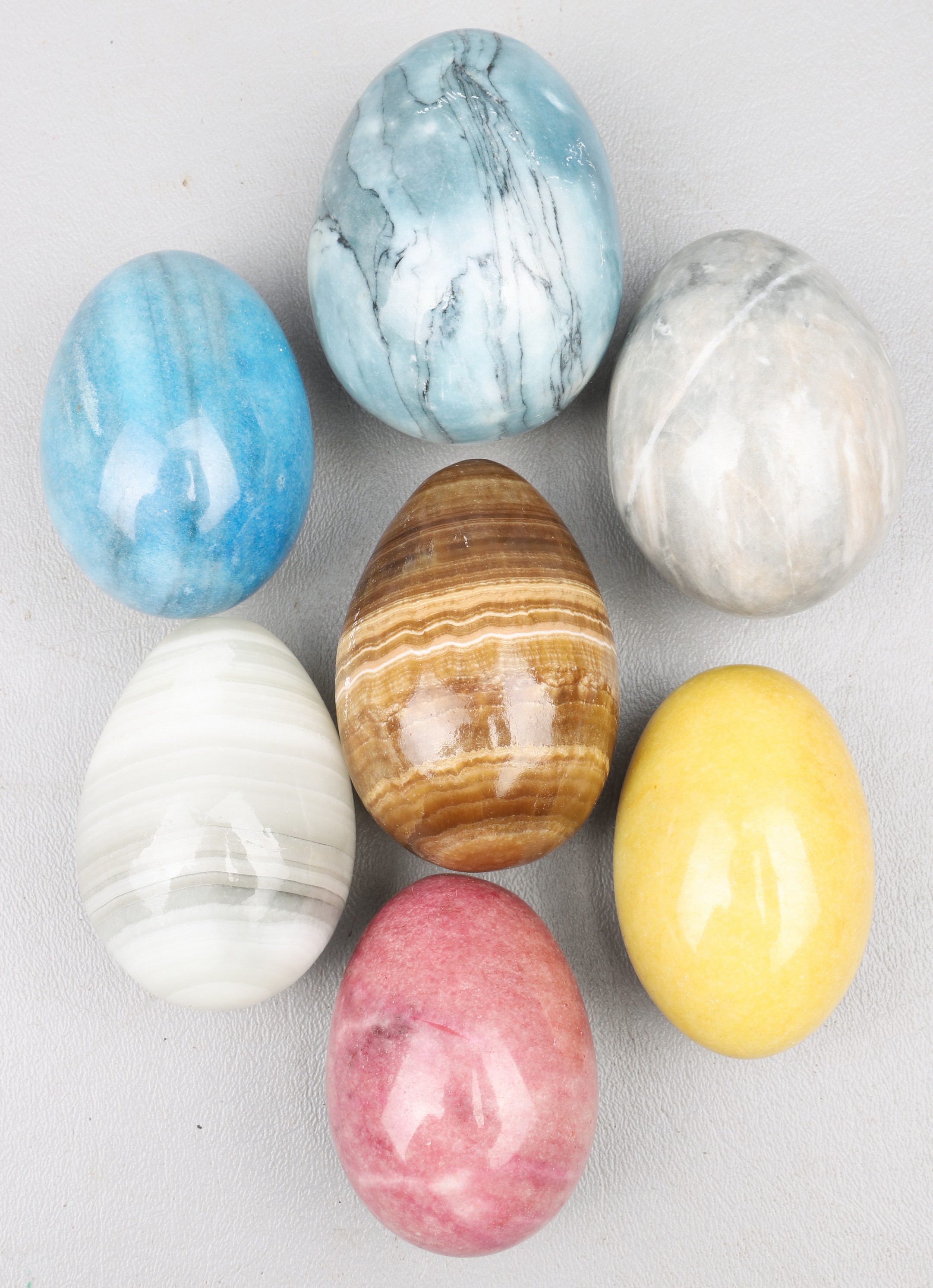 (7) Stone eggs, largest 3