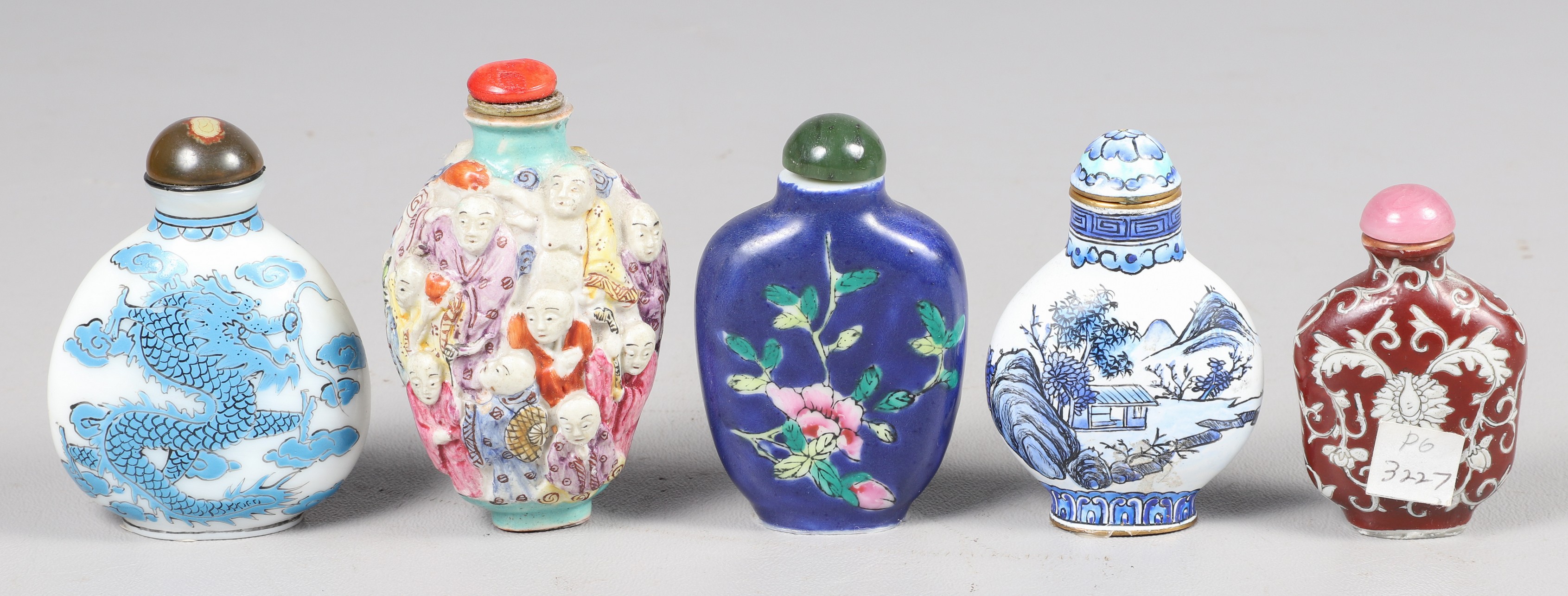  5 Chinese snuff bottles    2e087d