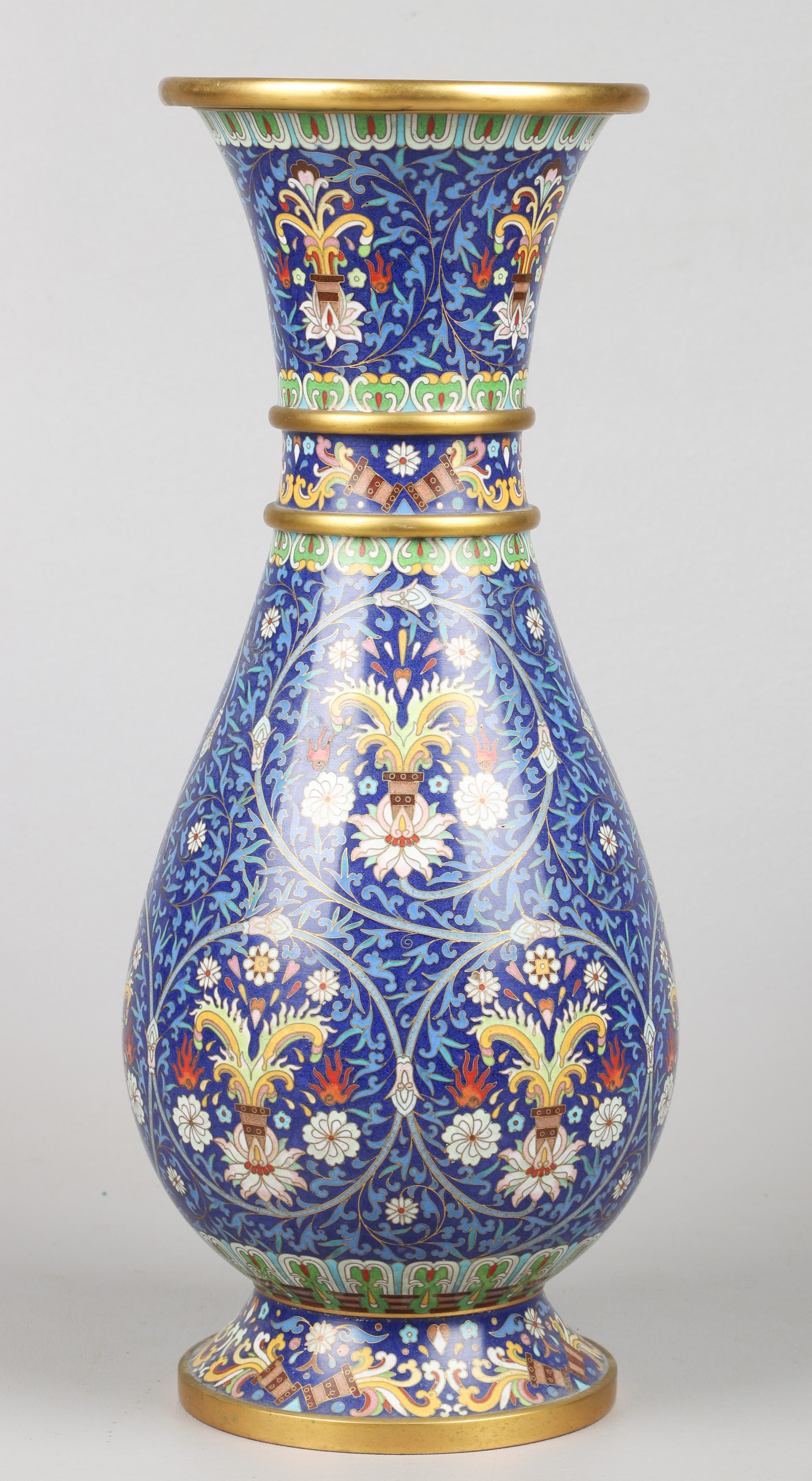 Chinese cloisonne vase, floral medallions,