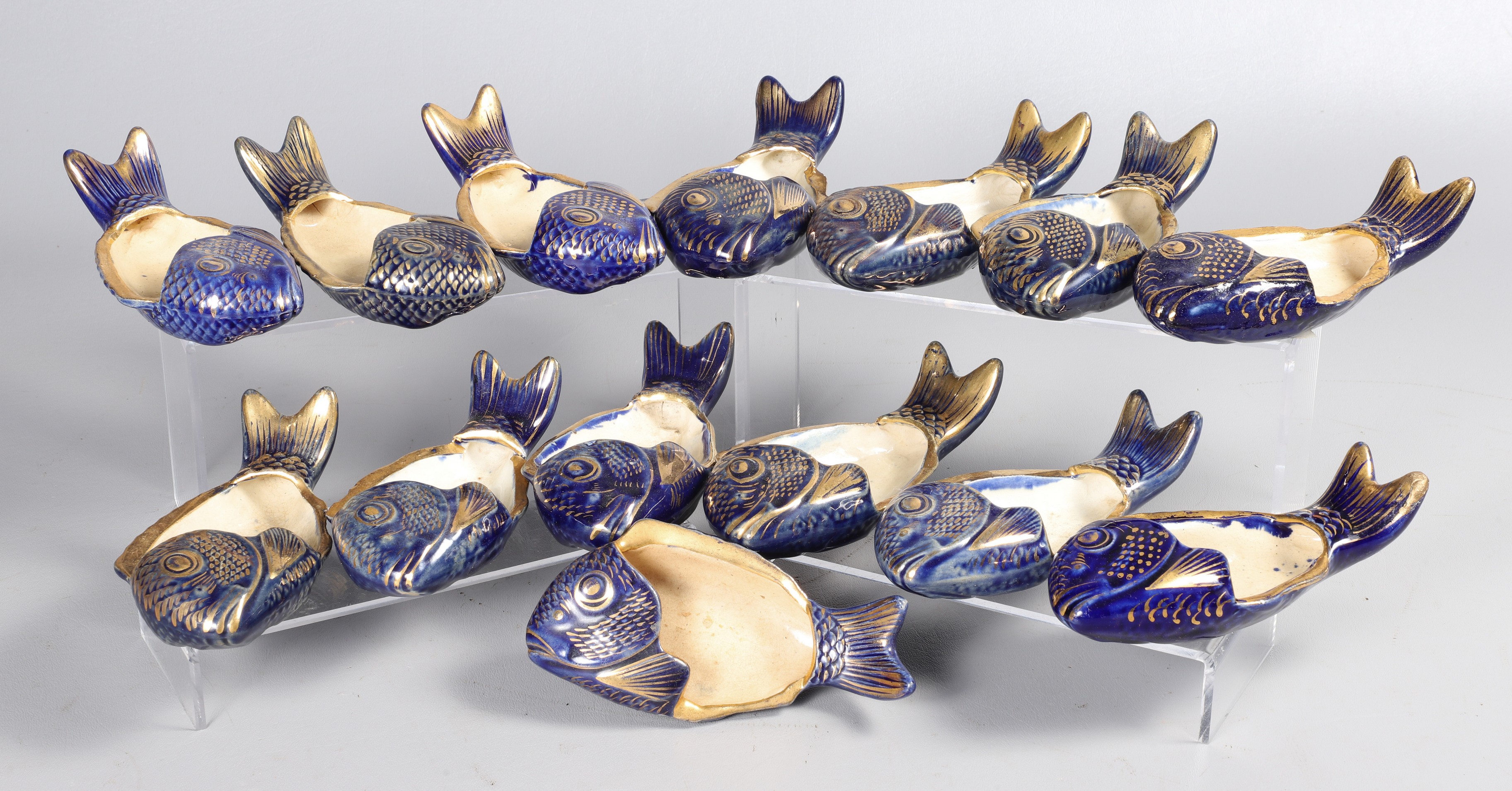 (14) Chinese porcelain fish form