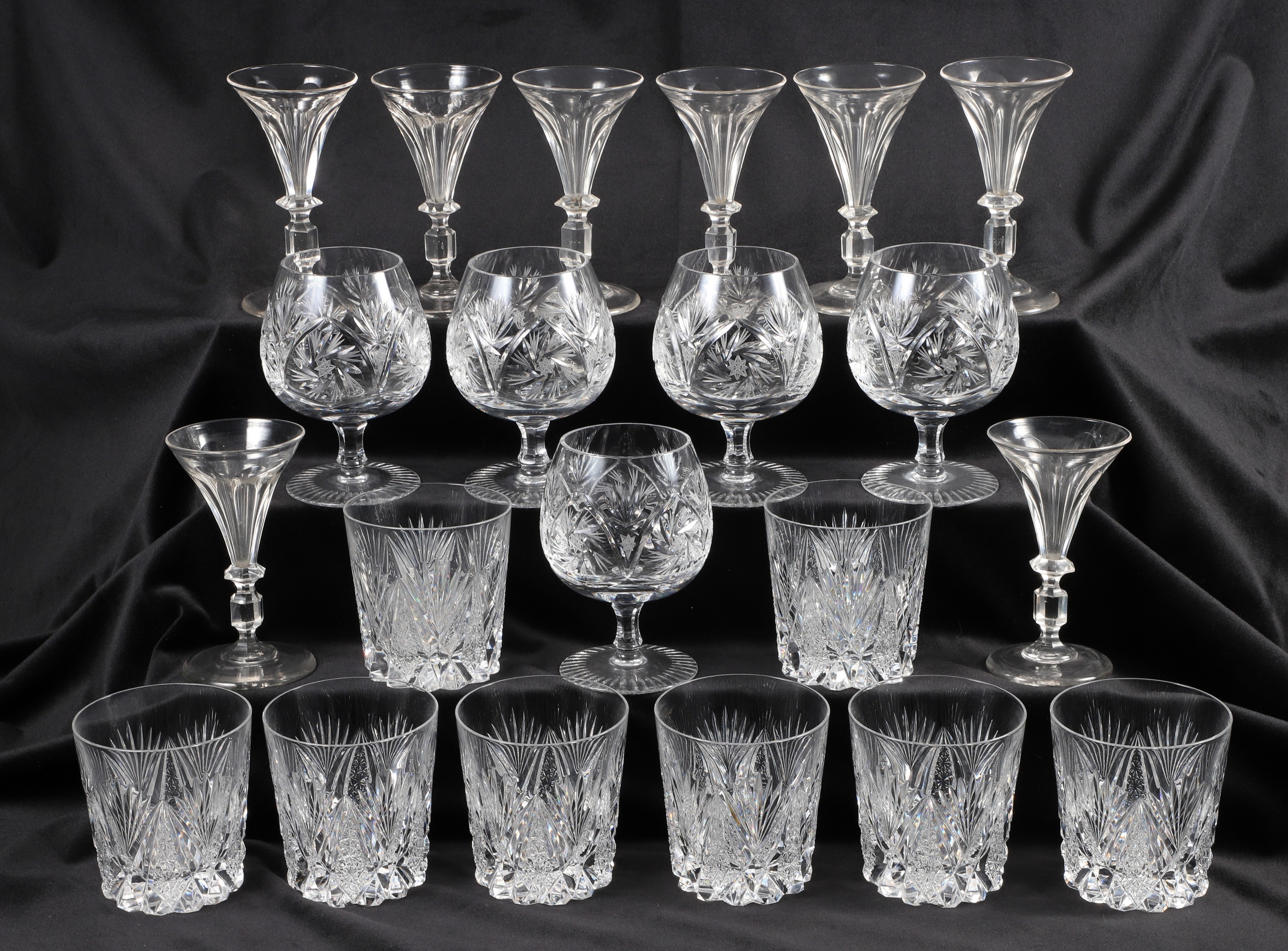 Crystal and cut glass glasses to 2e0990