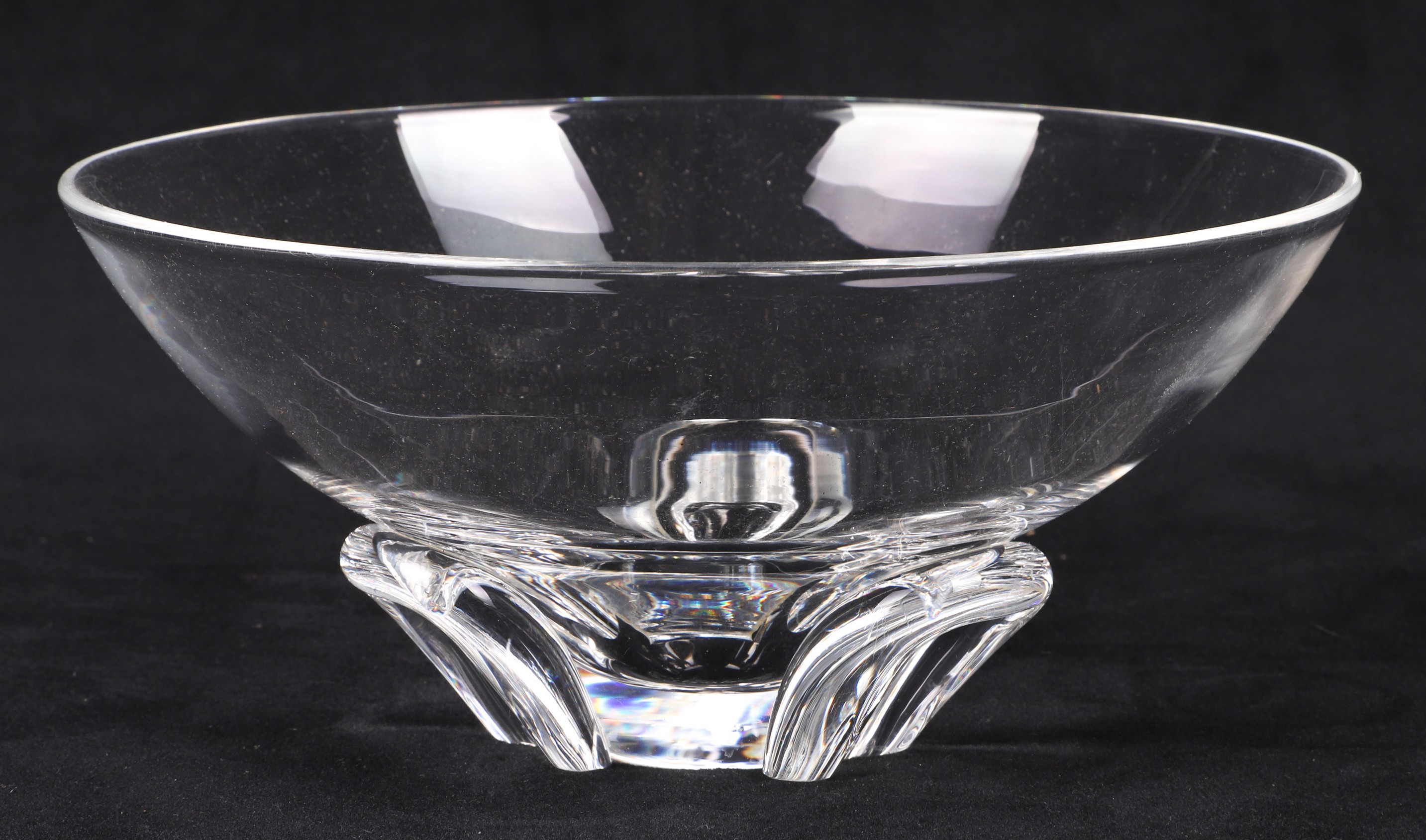 Steuben crystal 3 toed Floret bowl  2e0992