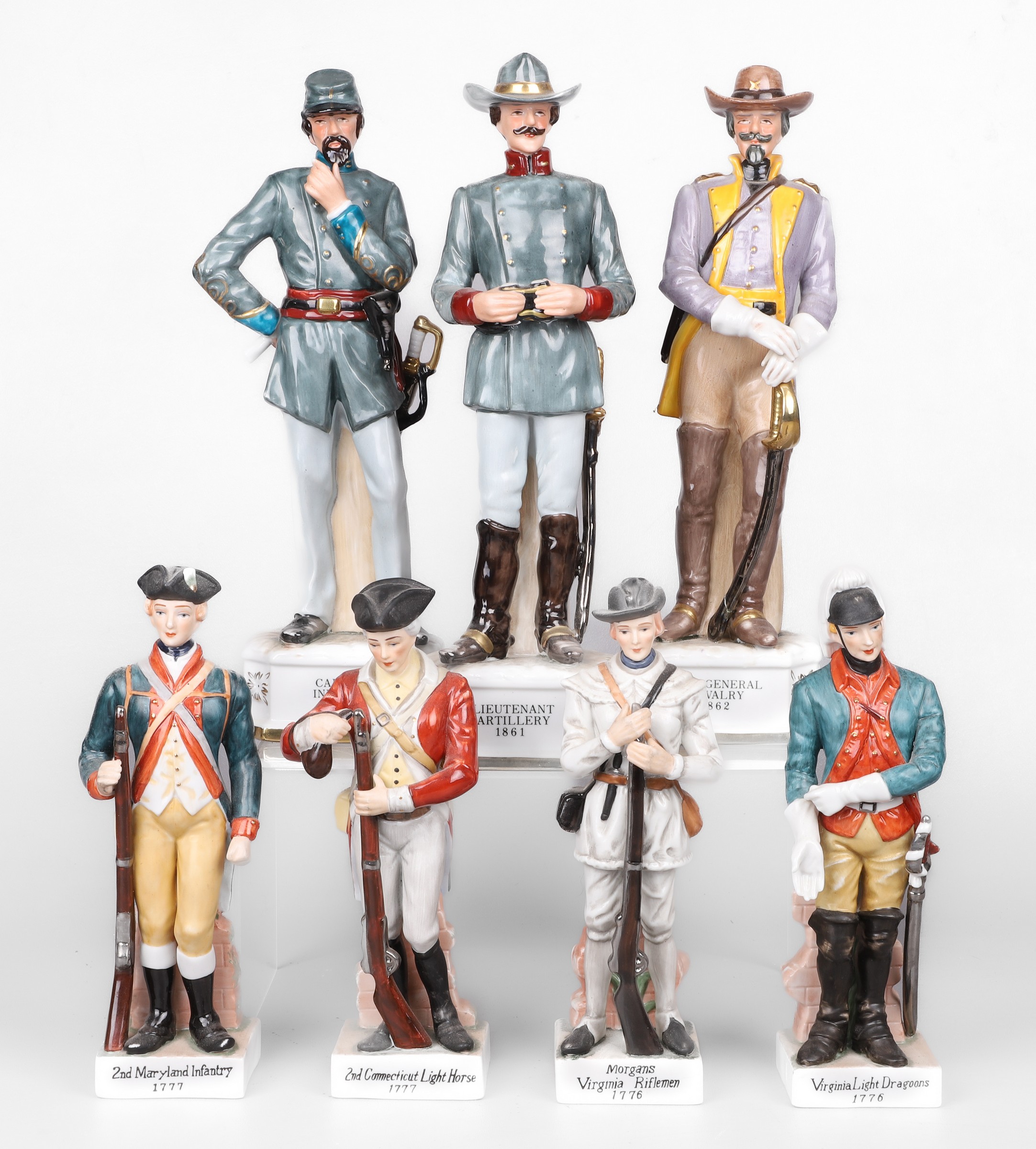 (7) Porcelain military figures