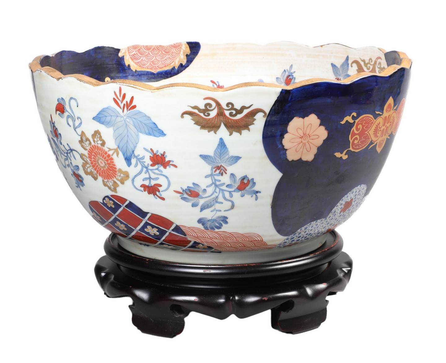 Oversized Imari bowl on stand  2e0a9f