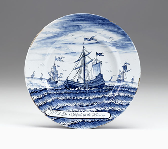 Dutch Delft blue & white plate    de