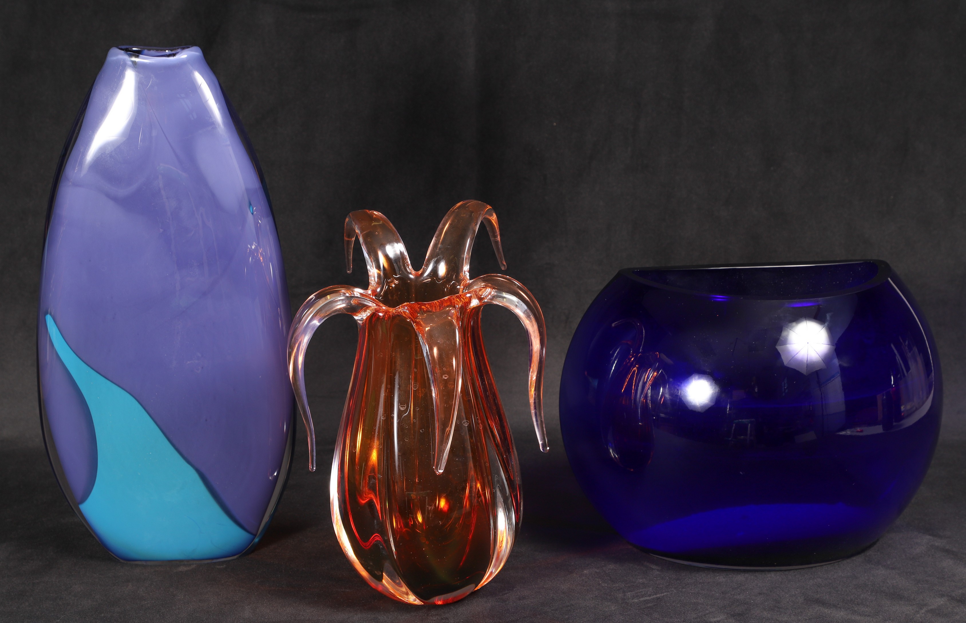  3 Art glass vases c o blue ovoid 2e0ba2