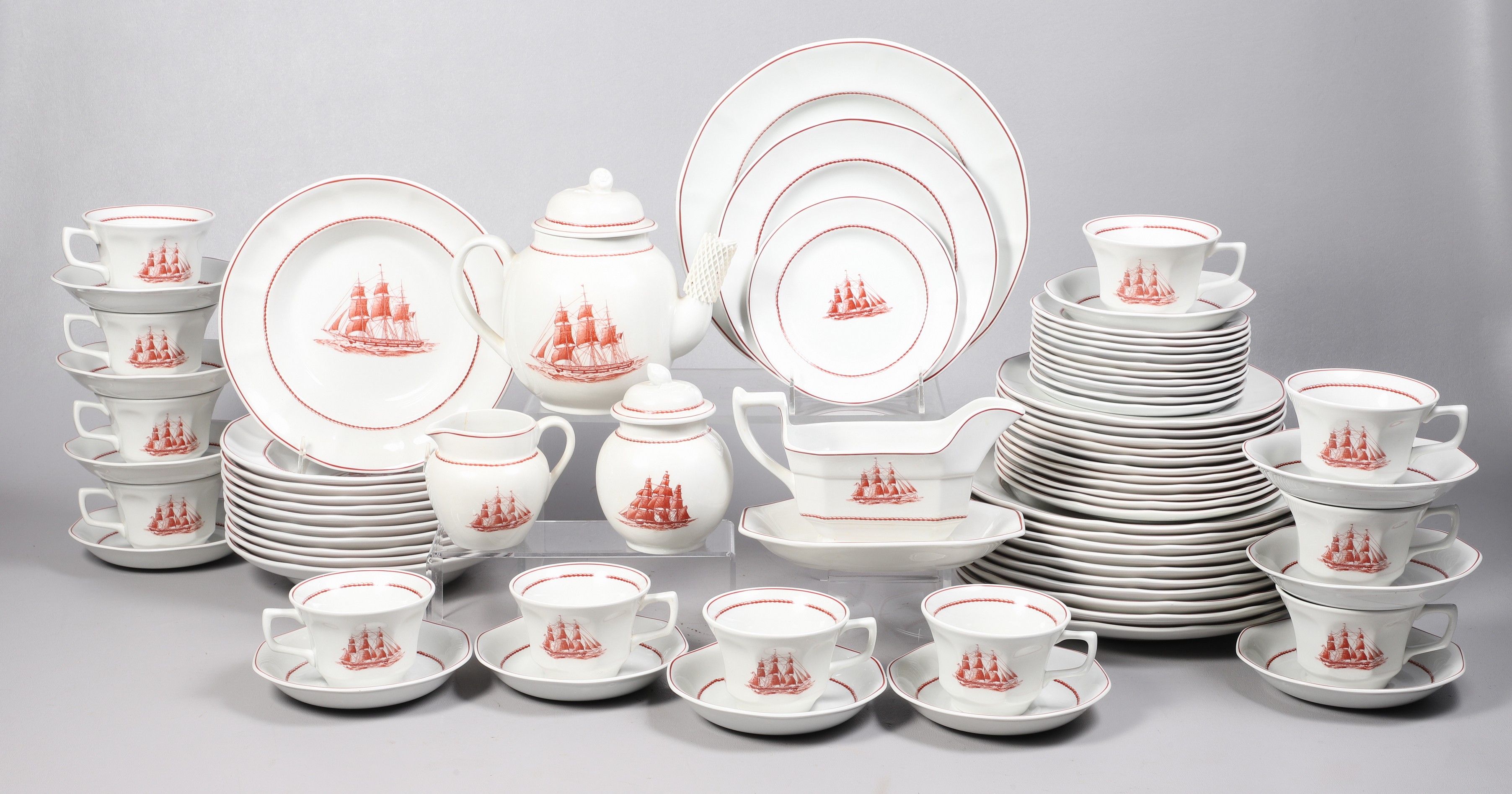  73 Pcs Wedgwood porcelain dinnerware  2e0bbf