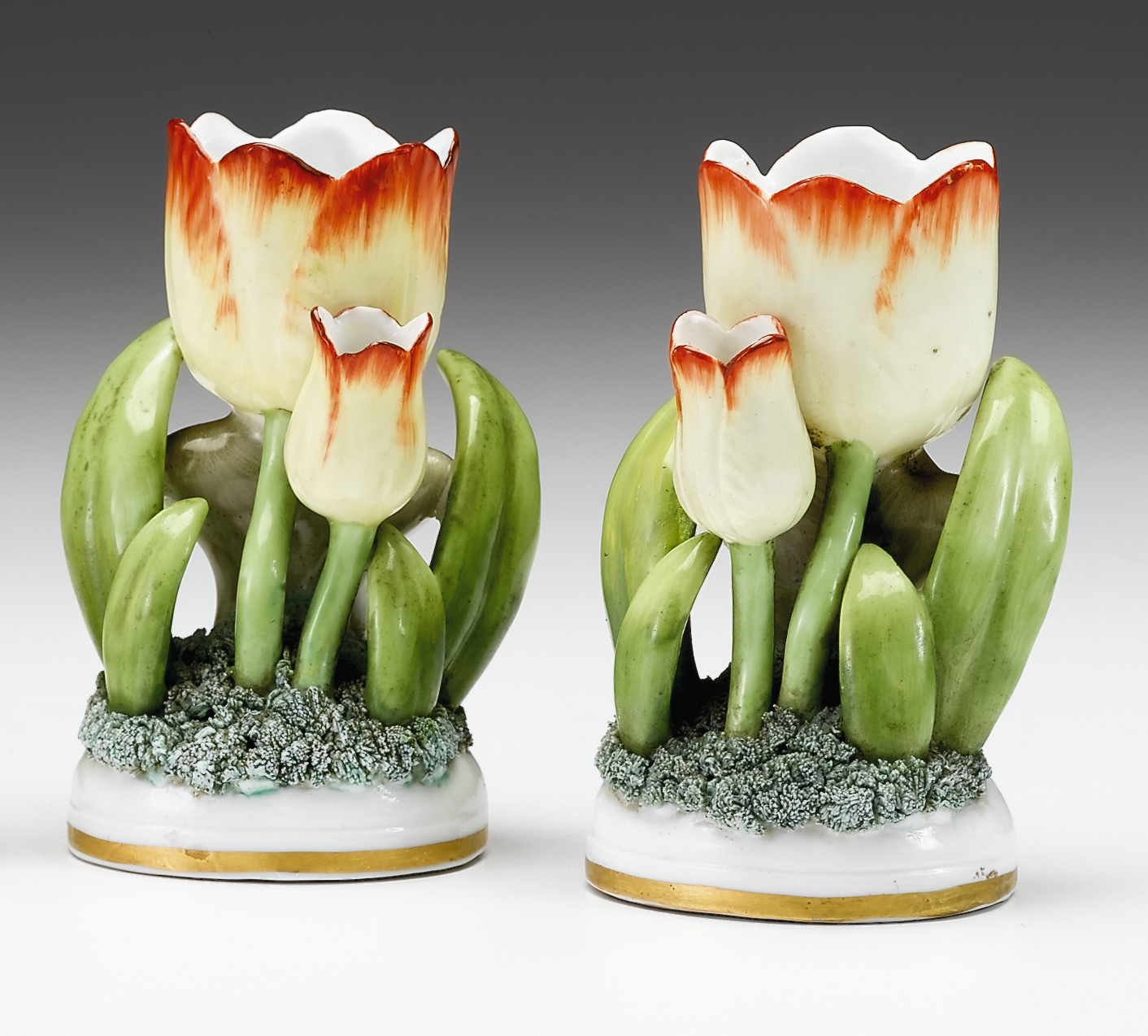 Pair of Worcester porcelain tulip 49acb