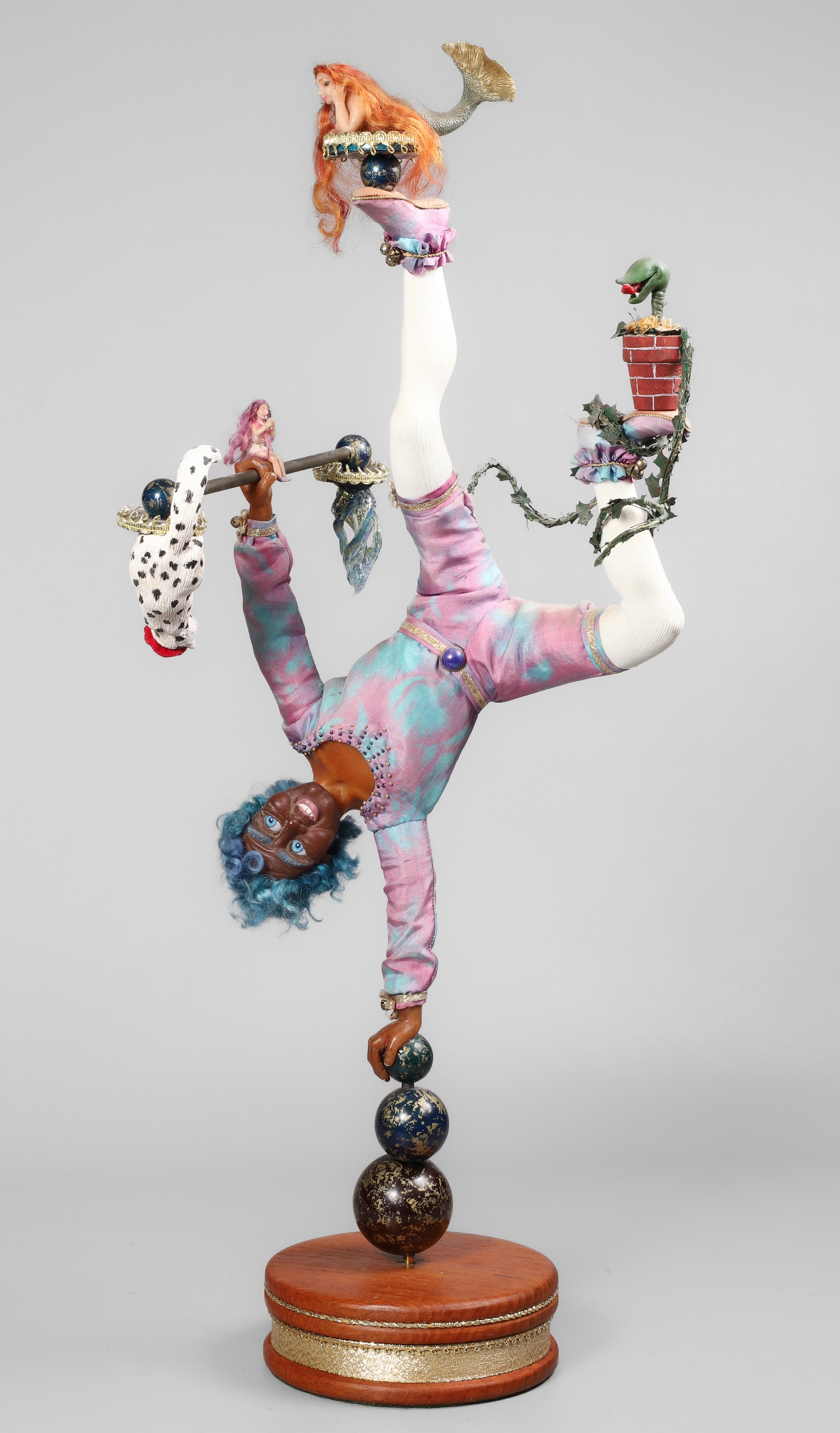 Linda Hammons clown sculpture,