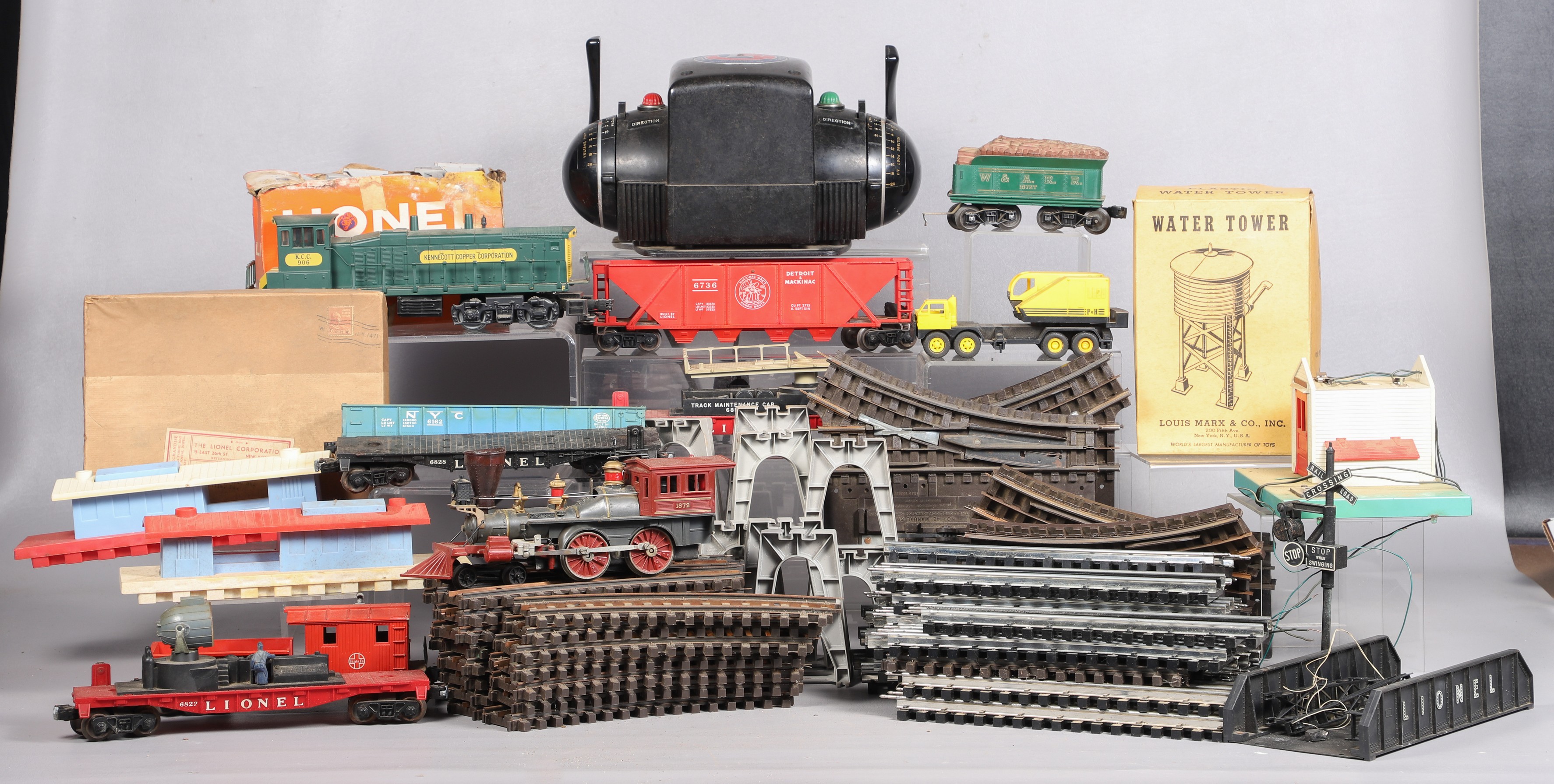 A Lionel train set of about 1940  2e0cac