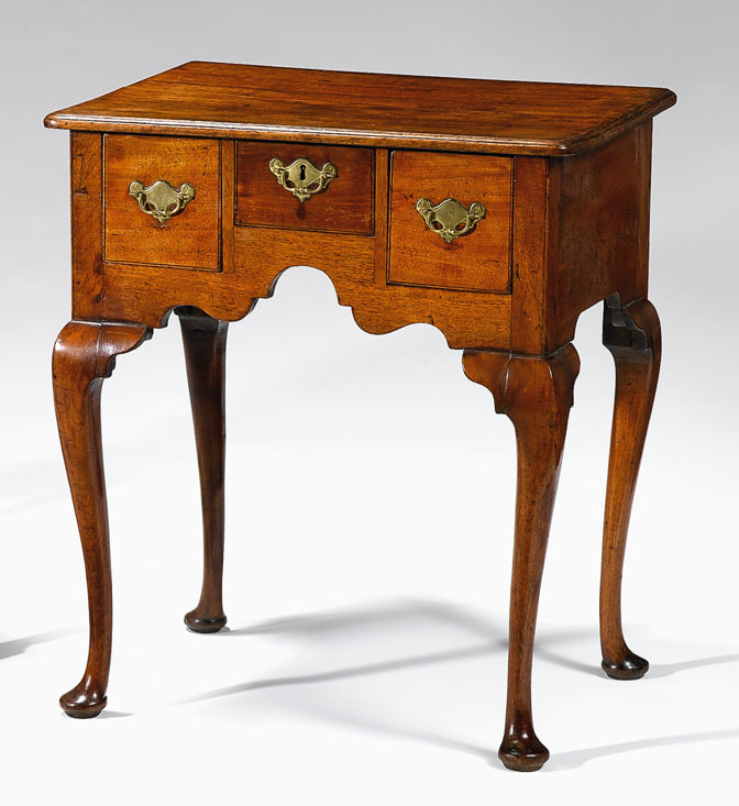 George I walnut dressing table