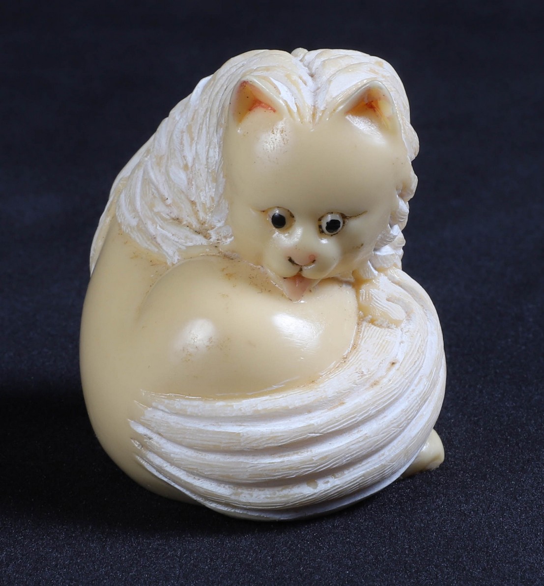Ivory carved cat netsuke 2 H  2e0d3b