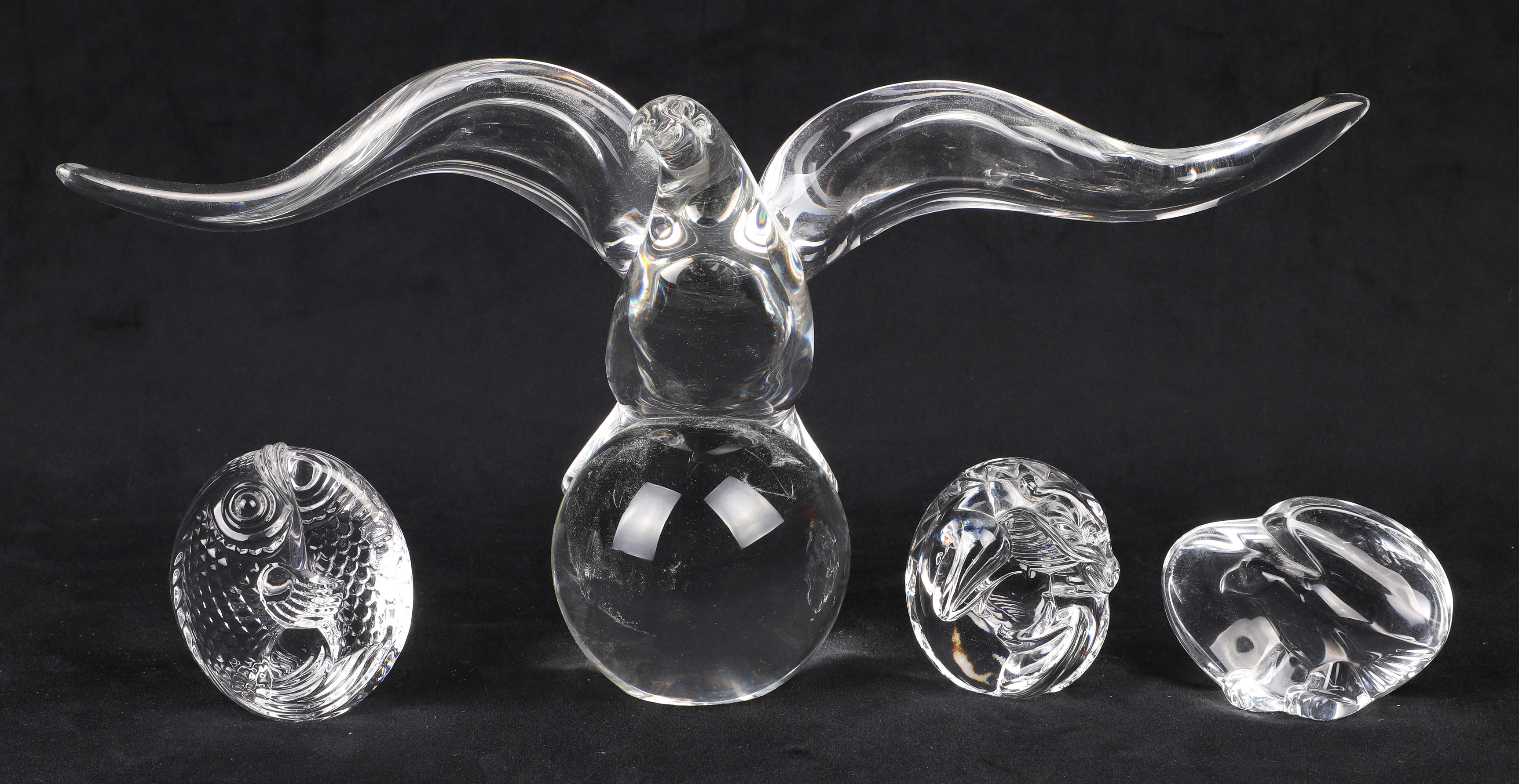  4 Signed Steuben crystal figurines  2e0e55