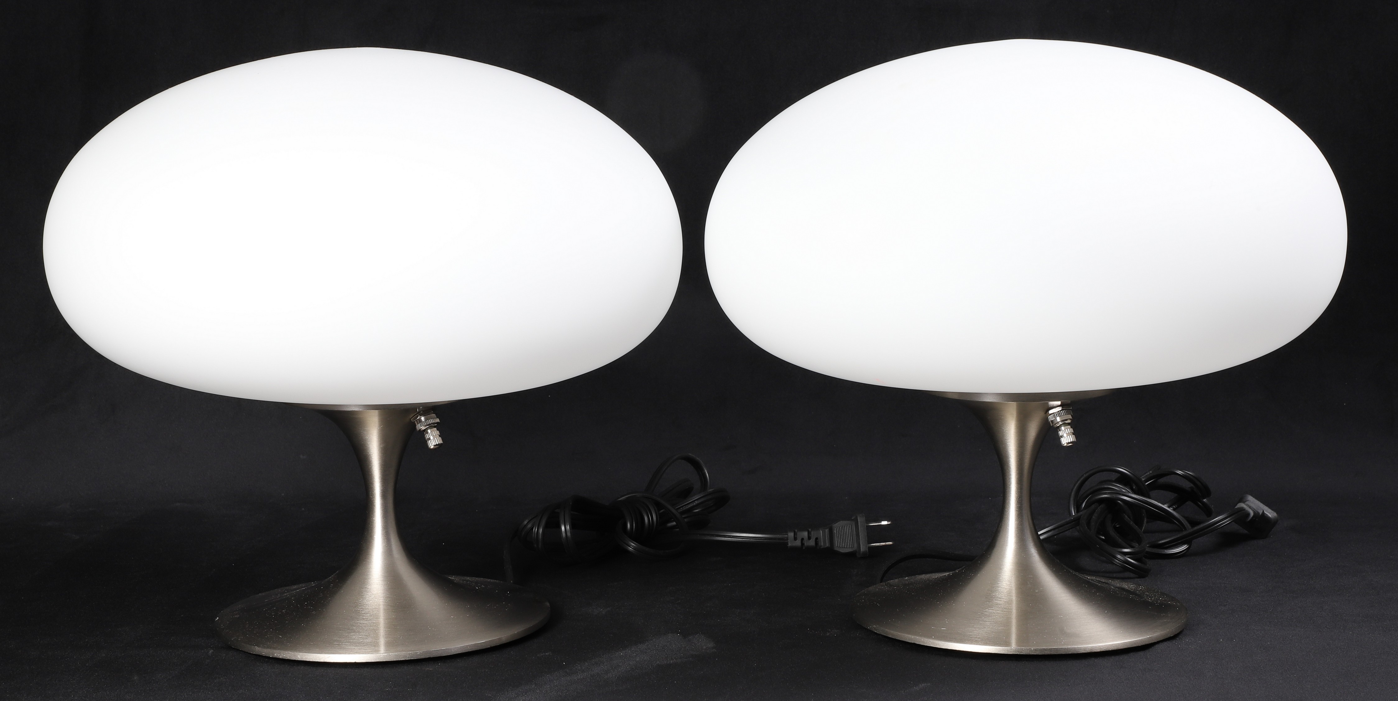 Bill Curry Laurel style lamp pair  2e102b