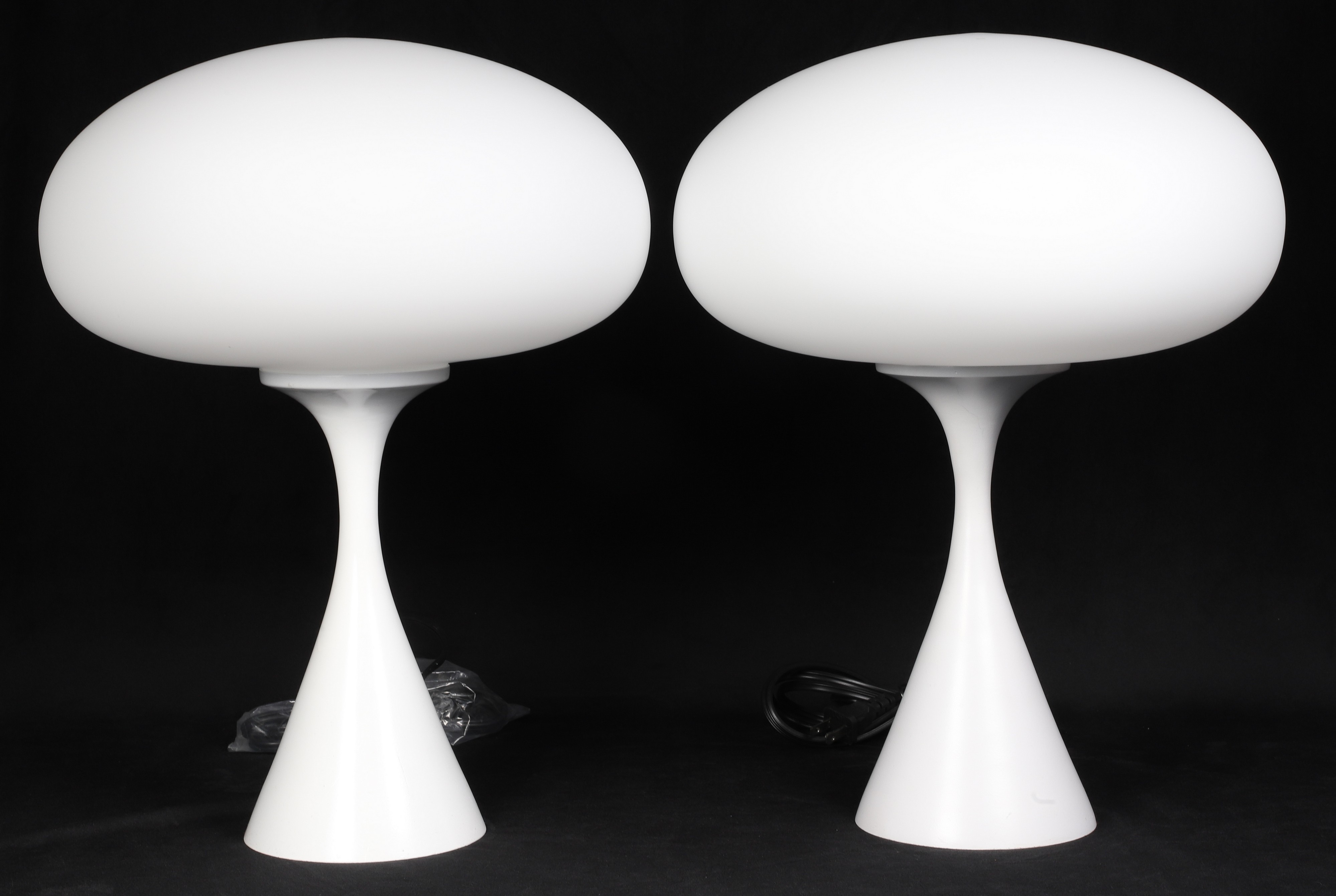 Bill Curry Laurel style lamp pair  2e1028