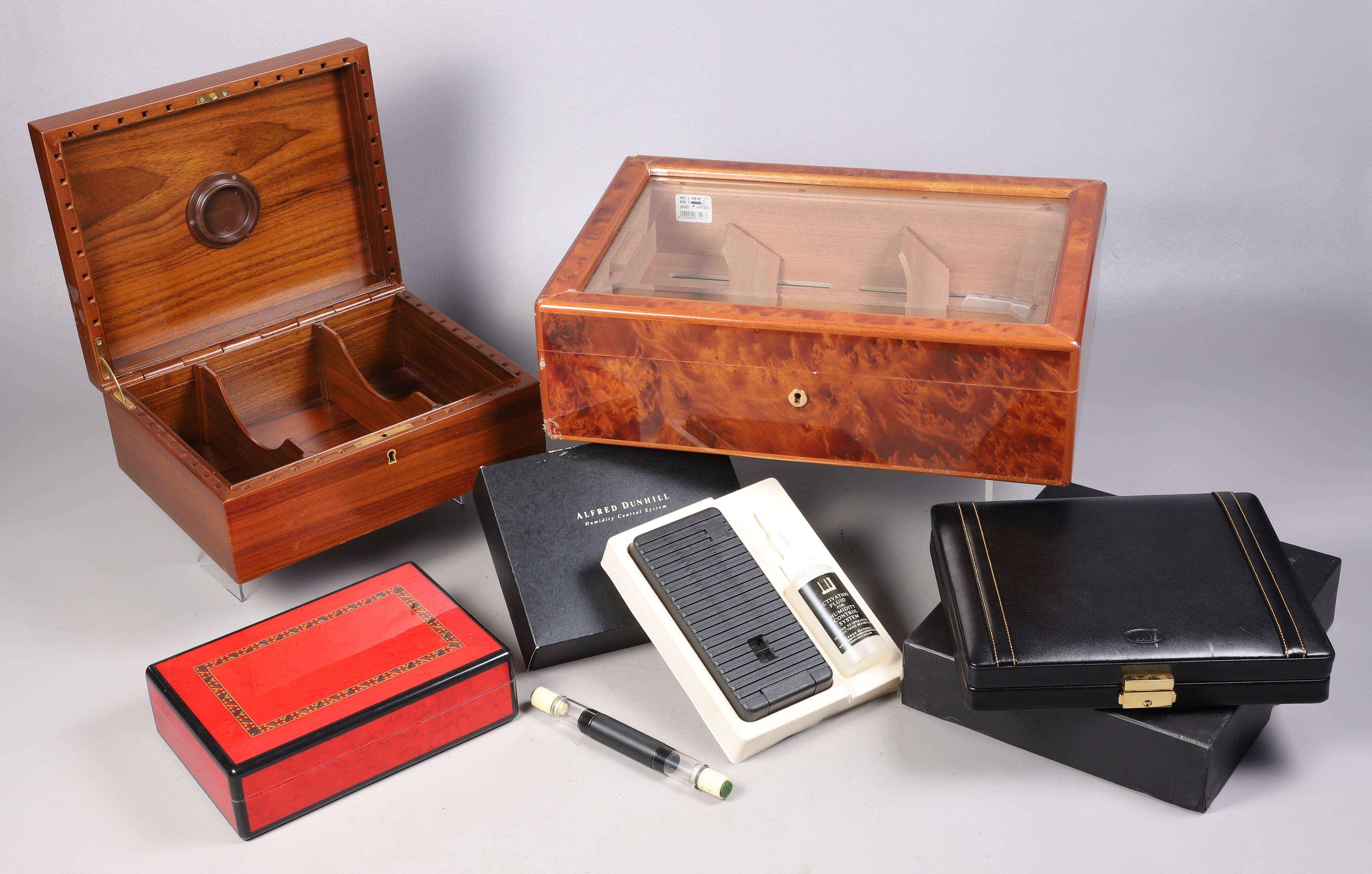 Dunhill Humidors and smoking related