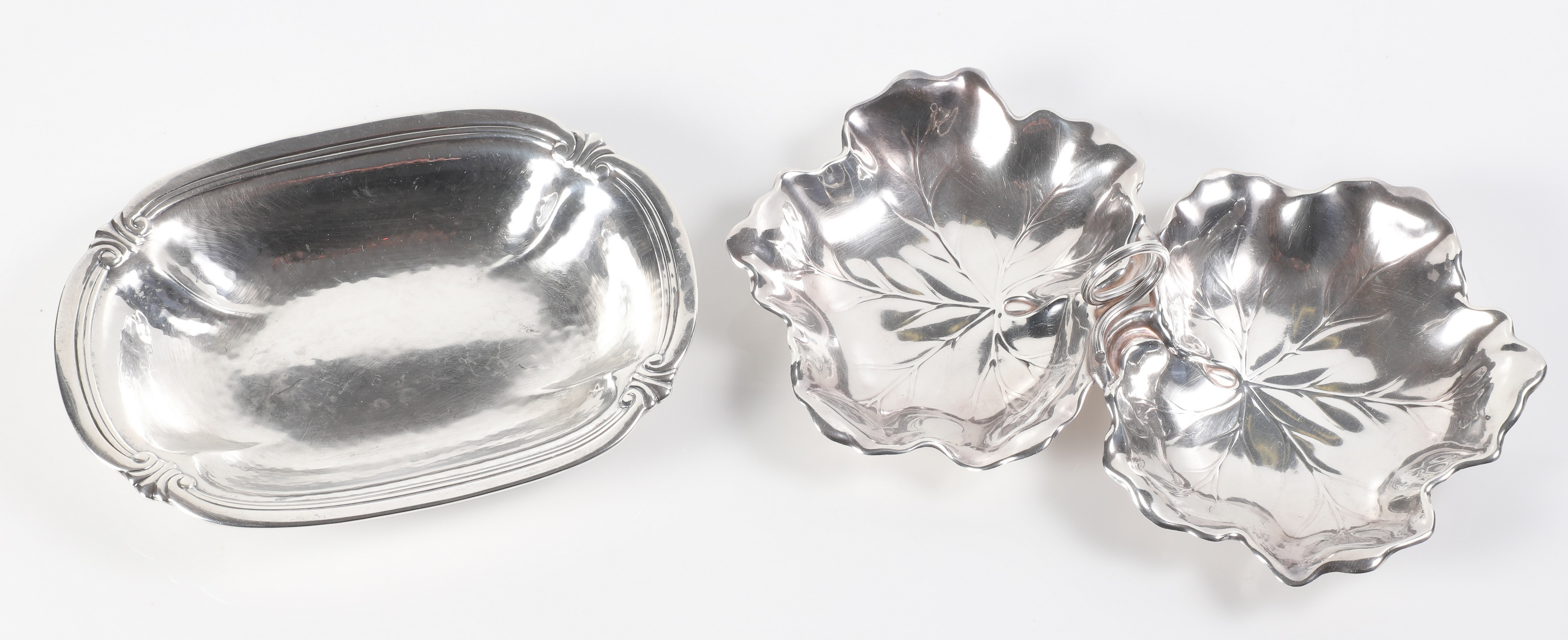  2 Sterling silver serving pieces  2e128c