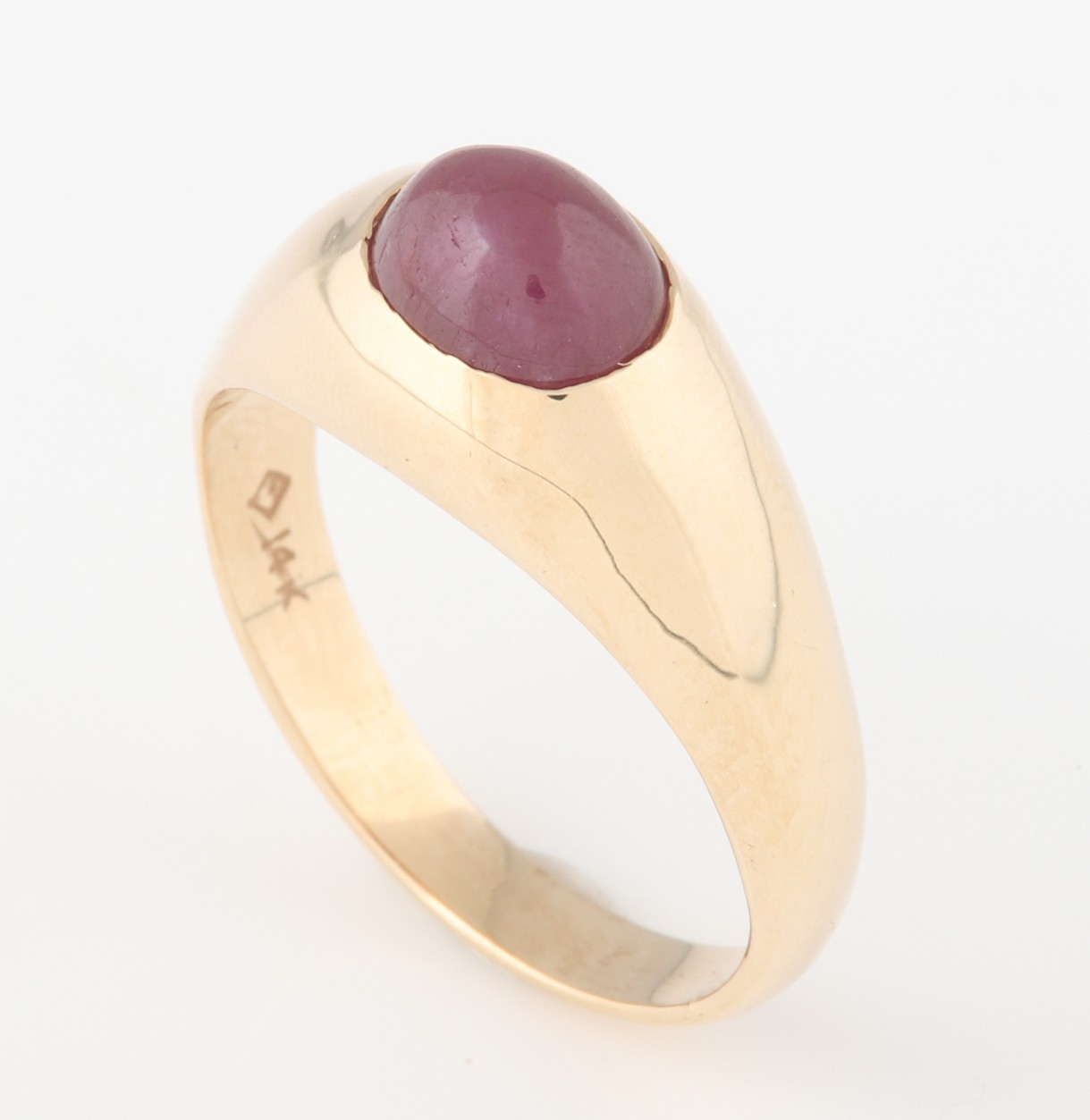 14K Yellow gold ruby cabochon ring  2e12ad