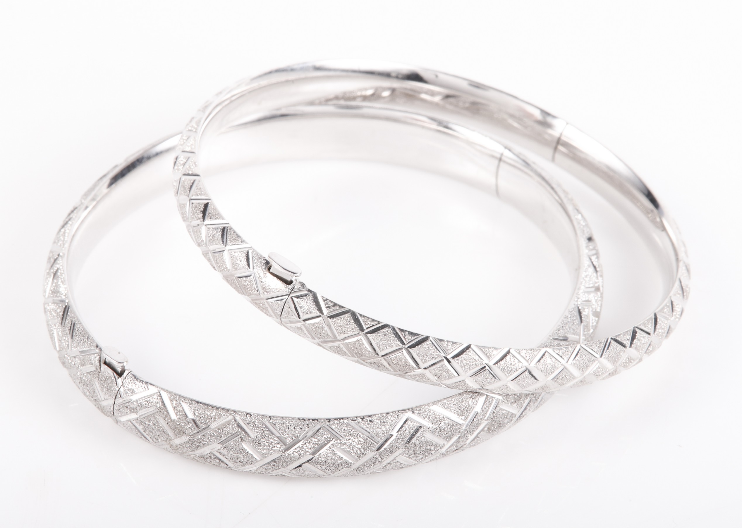  2 14K white gold bangles in 2e12d2