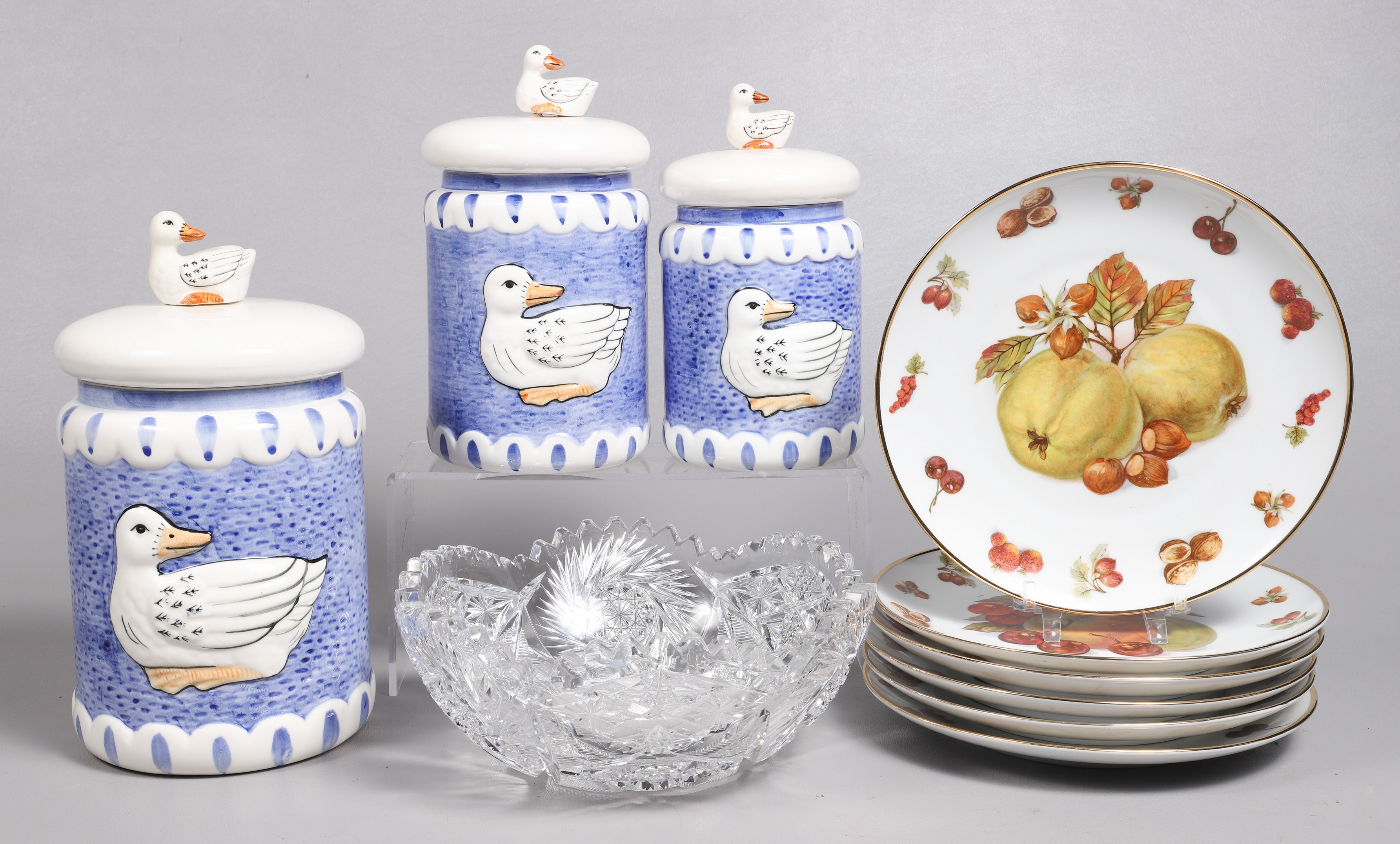 (10) Pcs porcelain & glassware,