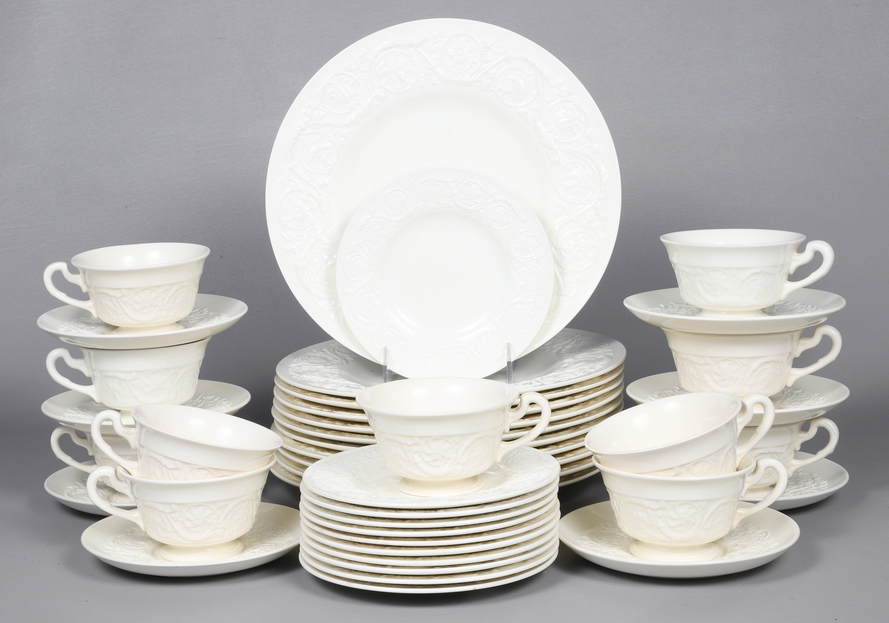 (41) Pcs Wedgwood porcelain dinnerware,