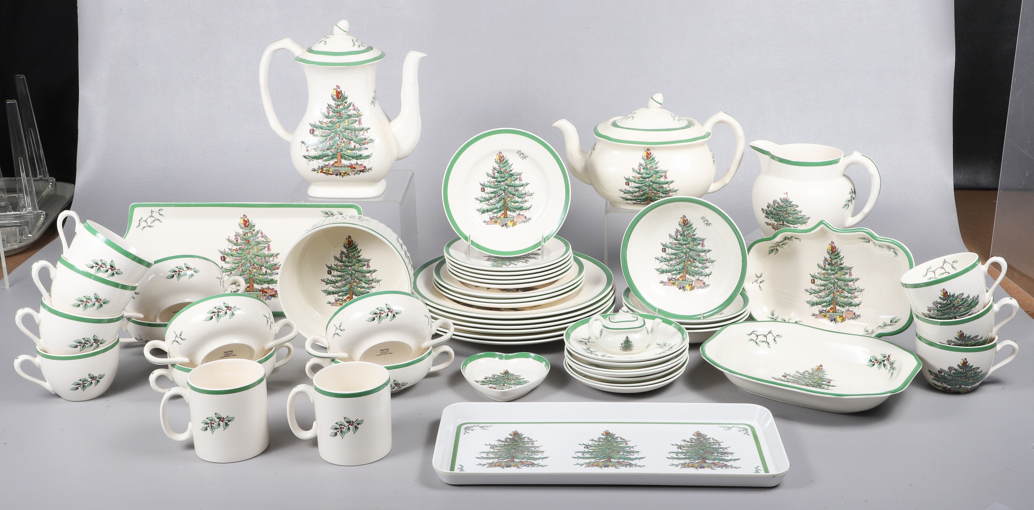 (51) Pcs Spode porcelain dinnerware,