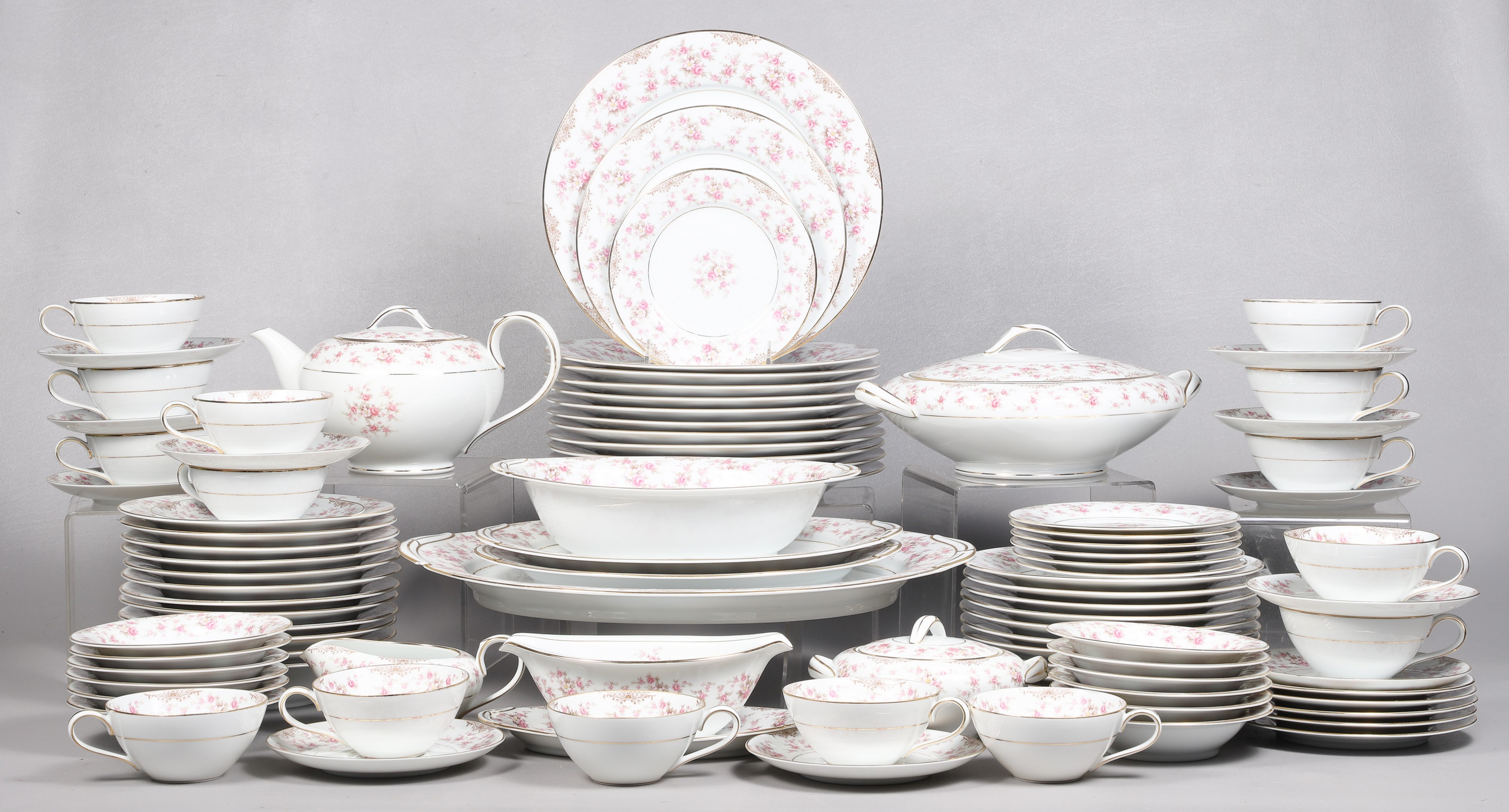  95 Pcs Noritake porcelain dinnerware  2e133f