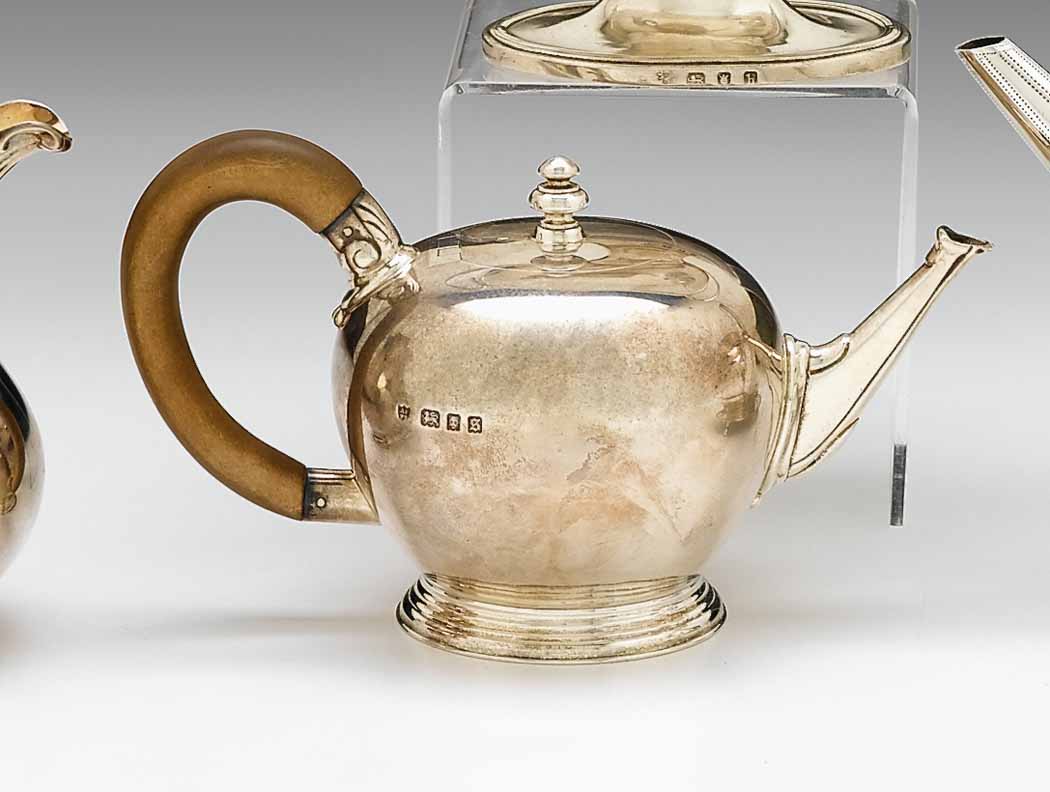 English sterling silver teapot    arthur