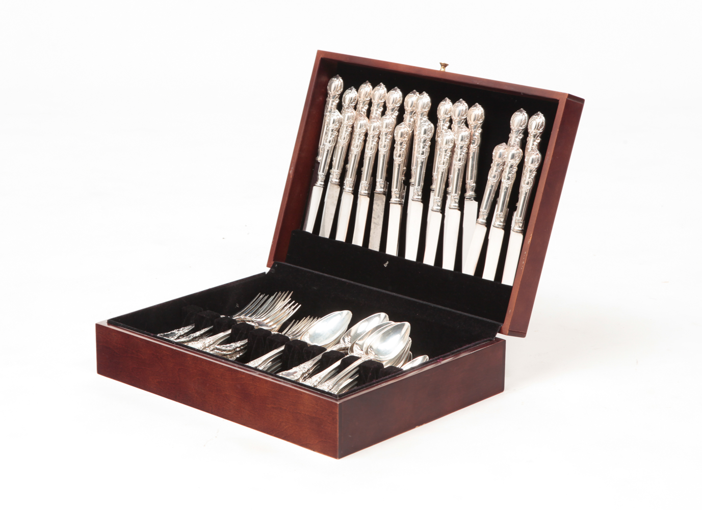 FRENCH SILVER FLATWARE SET Second 2df909