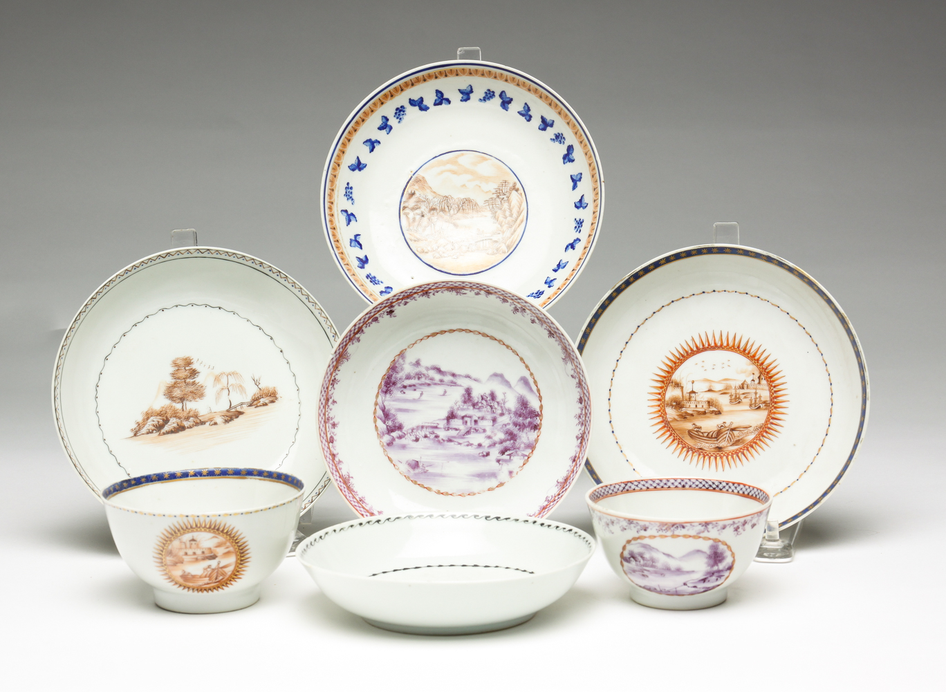 FIVE CHINESE EXPORT CUPS AND SAUCERS  2df931