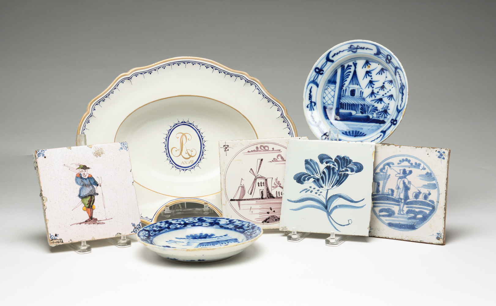 SEVEN PIECES OF DELFT AND FAIENCE  2df9f3