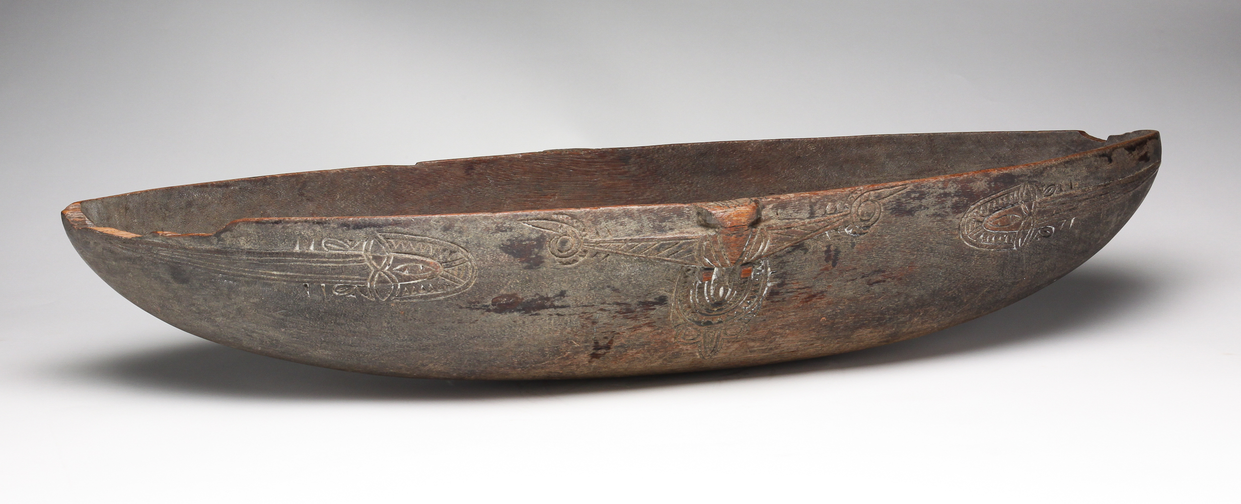 PAPUA/NEW GUINEA CARVED FEAST BOWL.