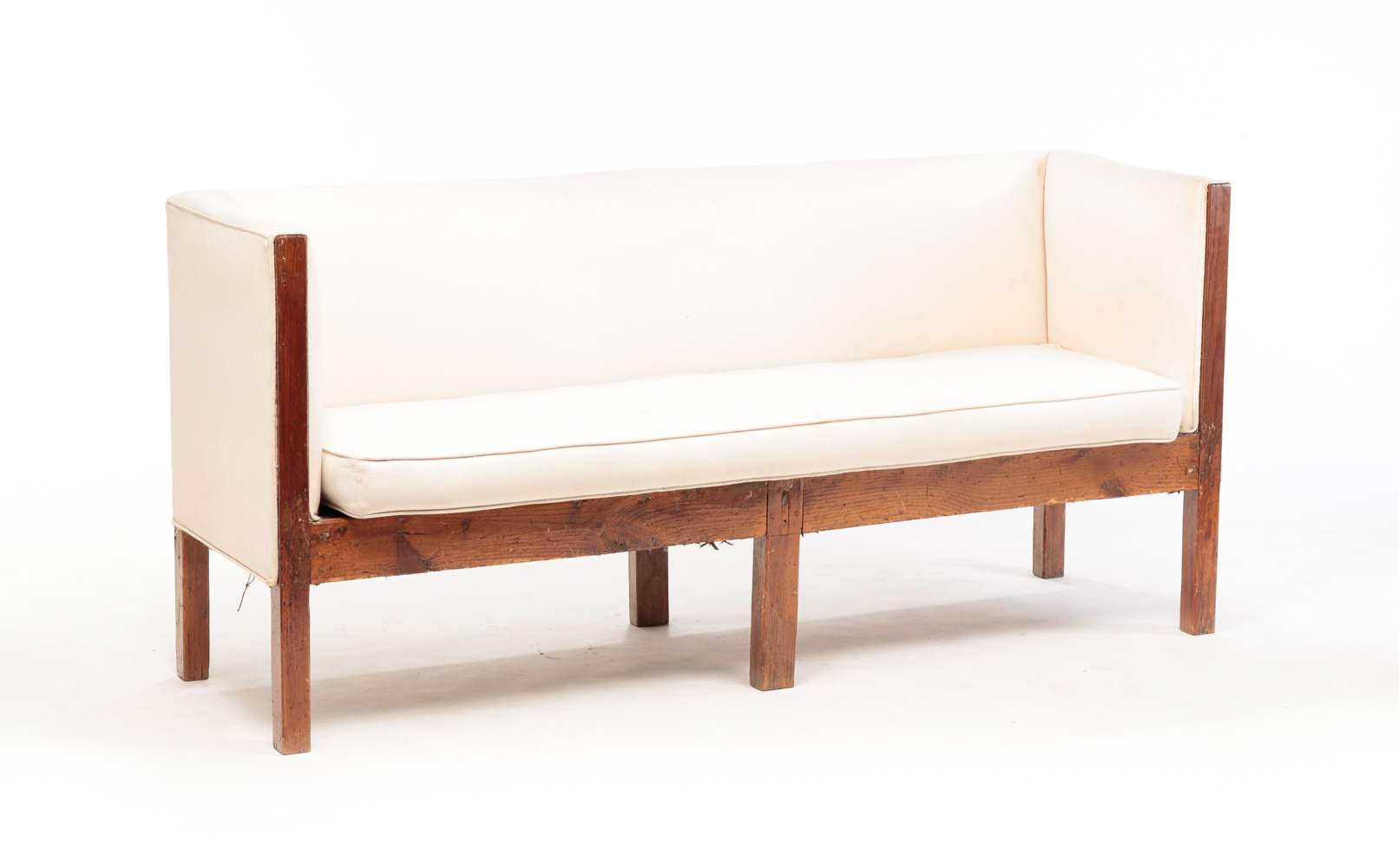 AMERICAN COUNTRY SOFA. First half-19th