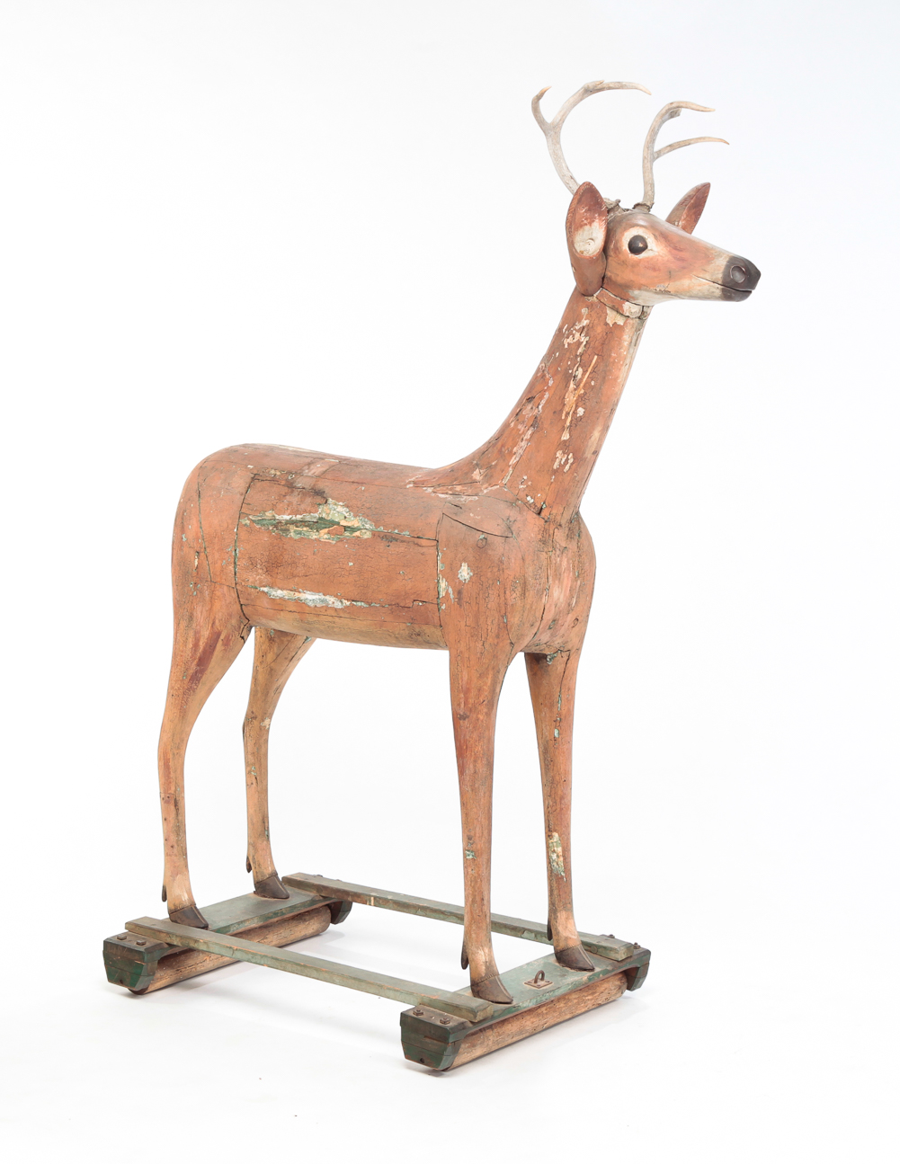 AMERICAN FOLK ART CARVED DEER  2dfcd8