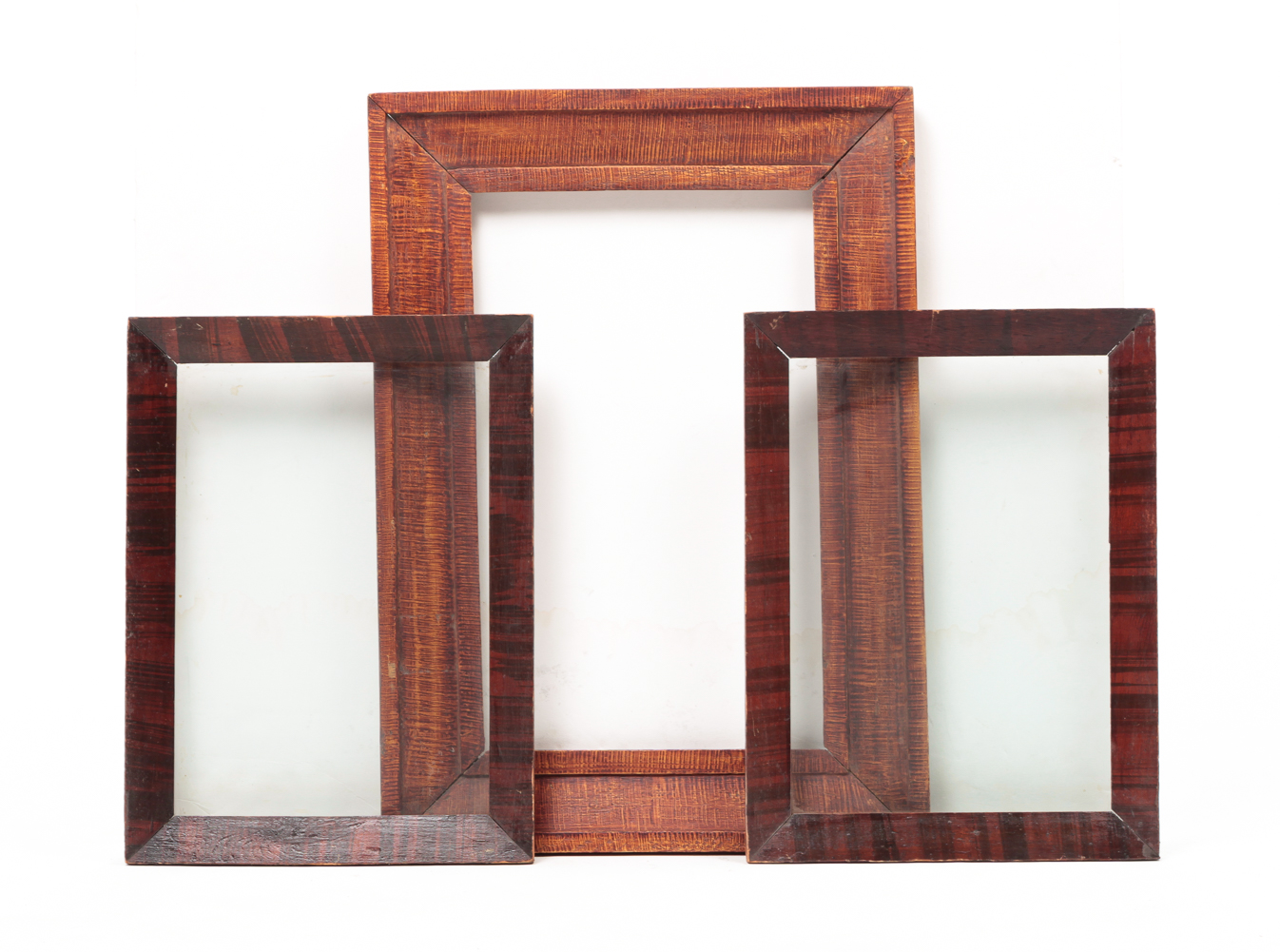 THREE AMERICAN DECORATED FRAMES  2dfcdf