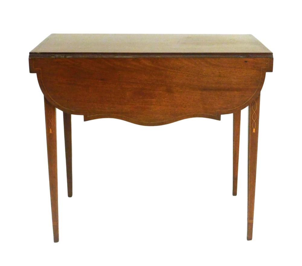 HEPPLEWHITE PEMBROKE TABLE WITH