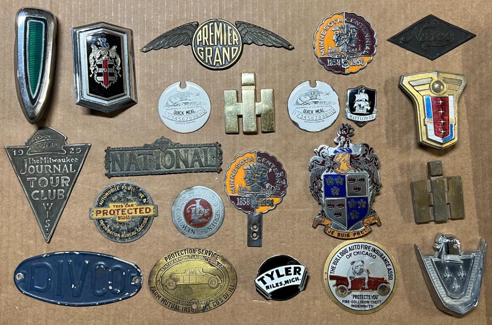COLLECTION OF MISC BADGES - AUTO