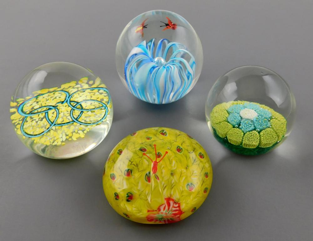 ART GLASS FOUR CLEAR ROUND PAPERWEIGHTS 2e2ba7