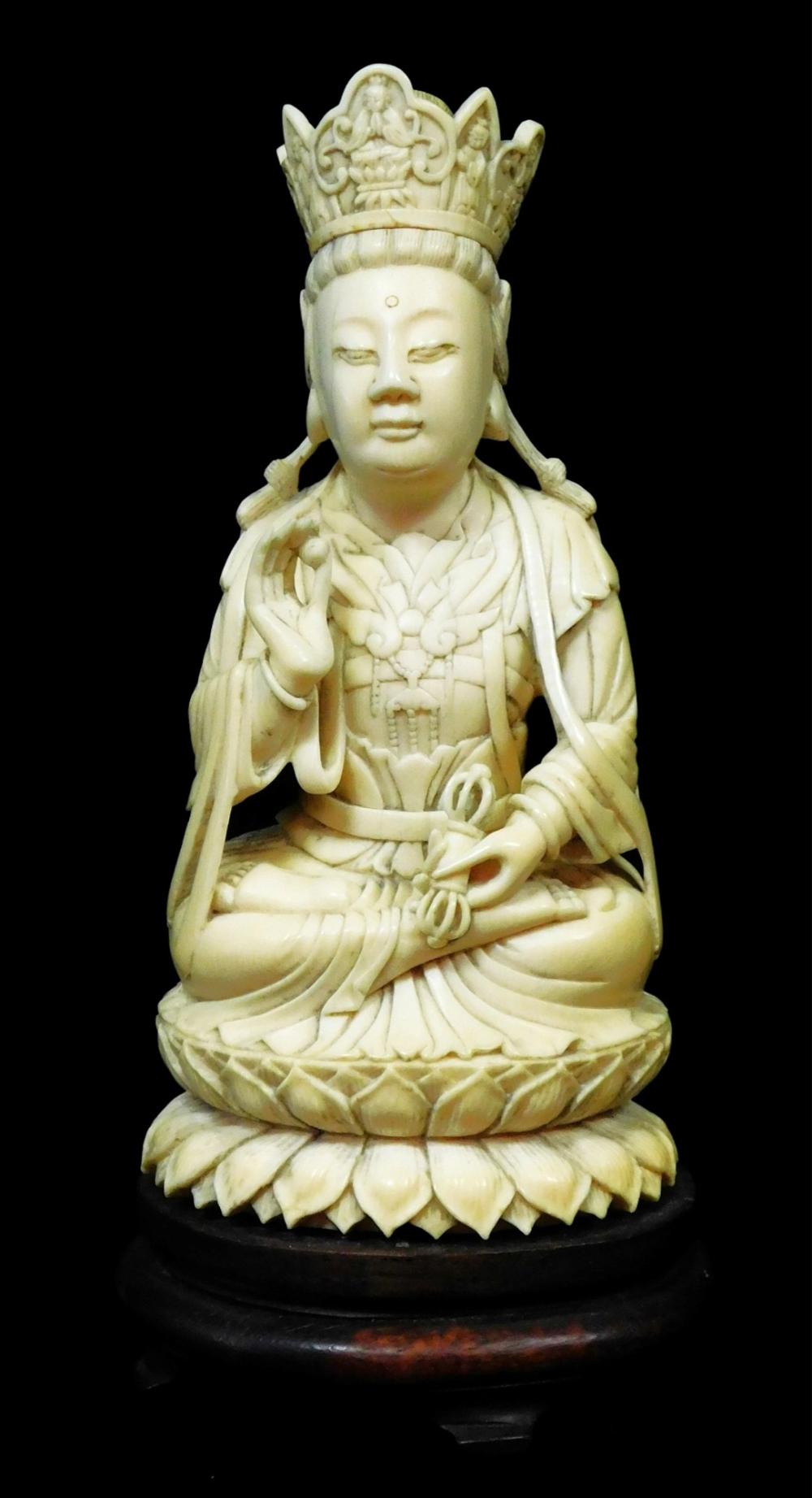 ASIAN CARVED IVORY FIGURE CROWNED 2e2c56