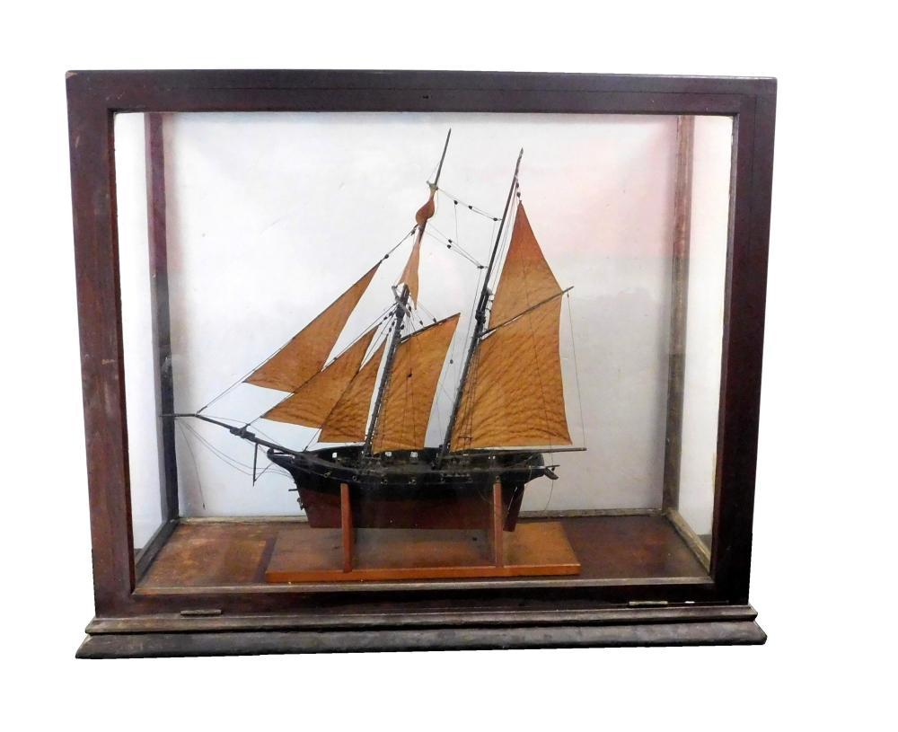  TWO MAST SHIP MODEL IN GLASS CASE  2e2d25