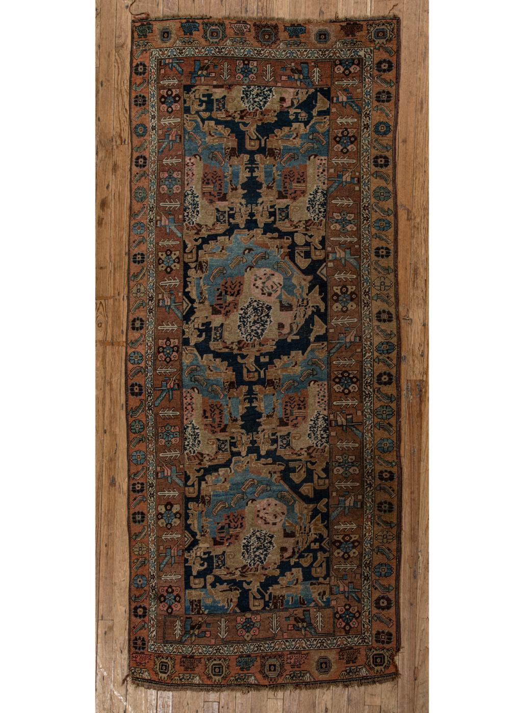 ANTIQUE PERSIAN CARPETAntique Persian