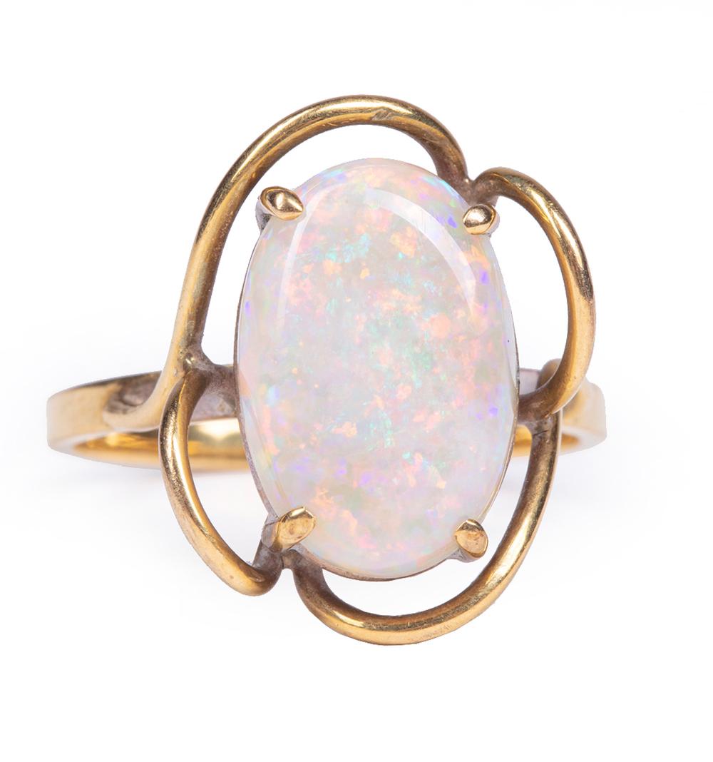 9 KT YELLOW GOLD AND OPAL RING9 2e2fd6